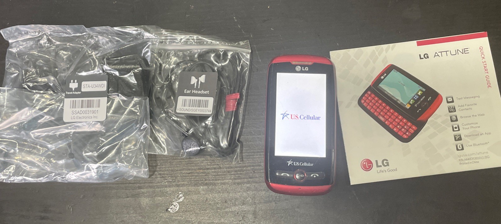 RARE Attune UN270 – Slider – Red U.S. Cellular COMPLETE OEM Accessories Included
