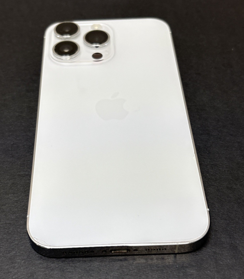 Apple iPhone 14 Pro Max A16 Bionic Chip 256GB Silver AT&T MQ8U3LL/A