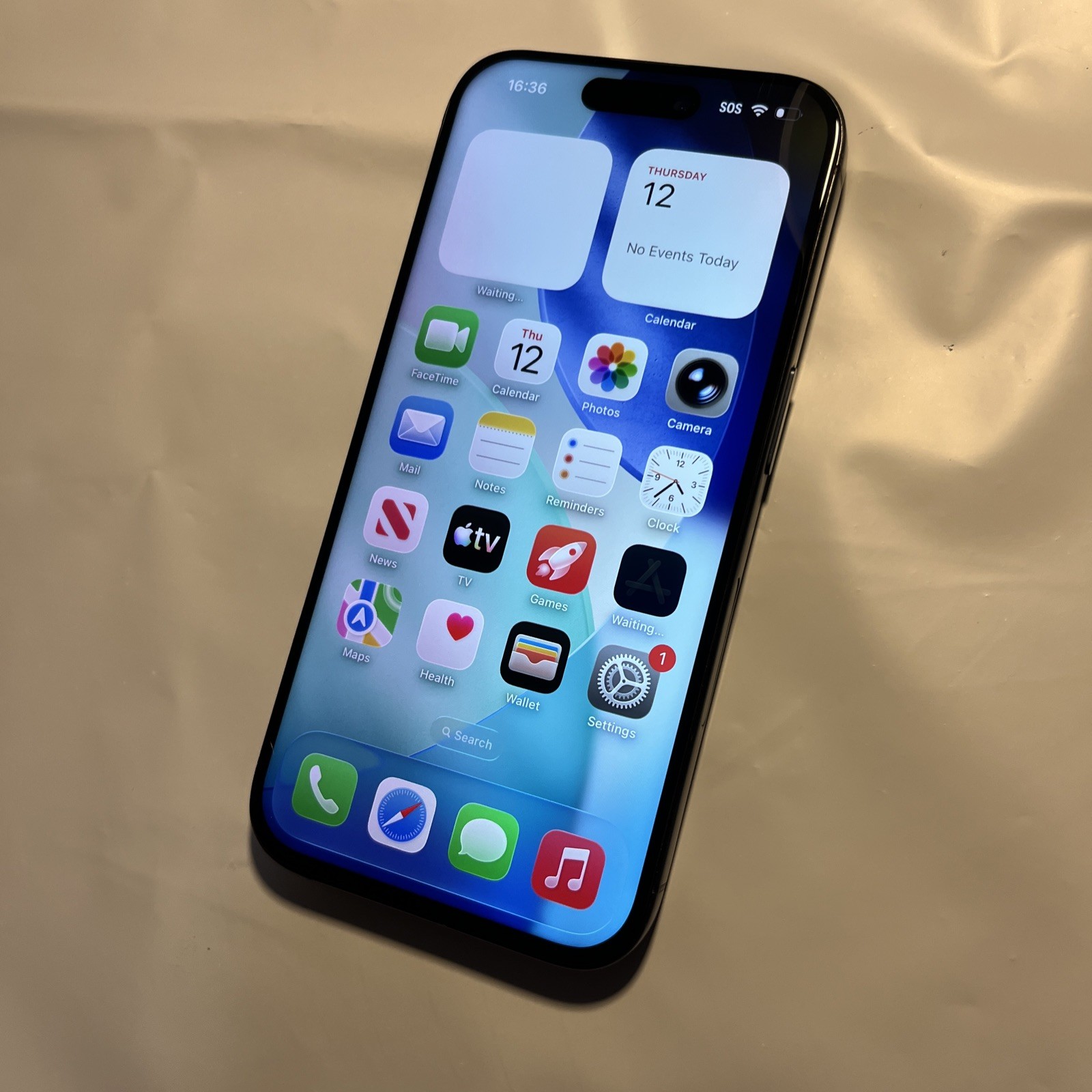 Apple iPhone 15 Pro – 512GB (Unlocked) AM SCREEN -RESTARTS – NO FACE ID (#660)