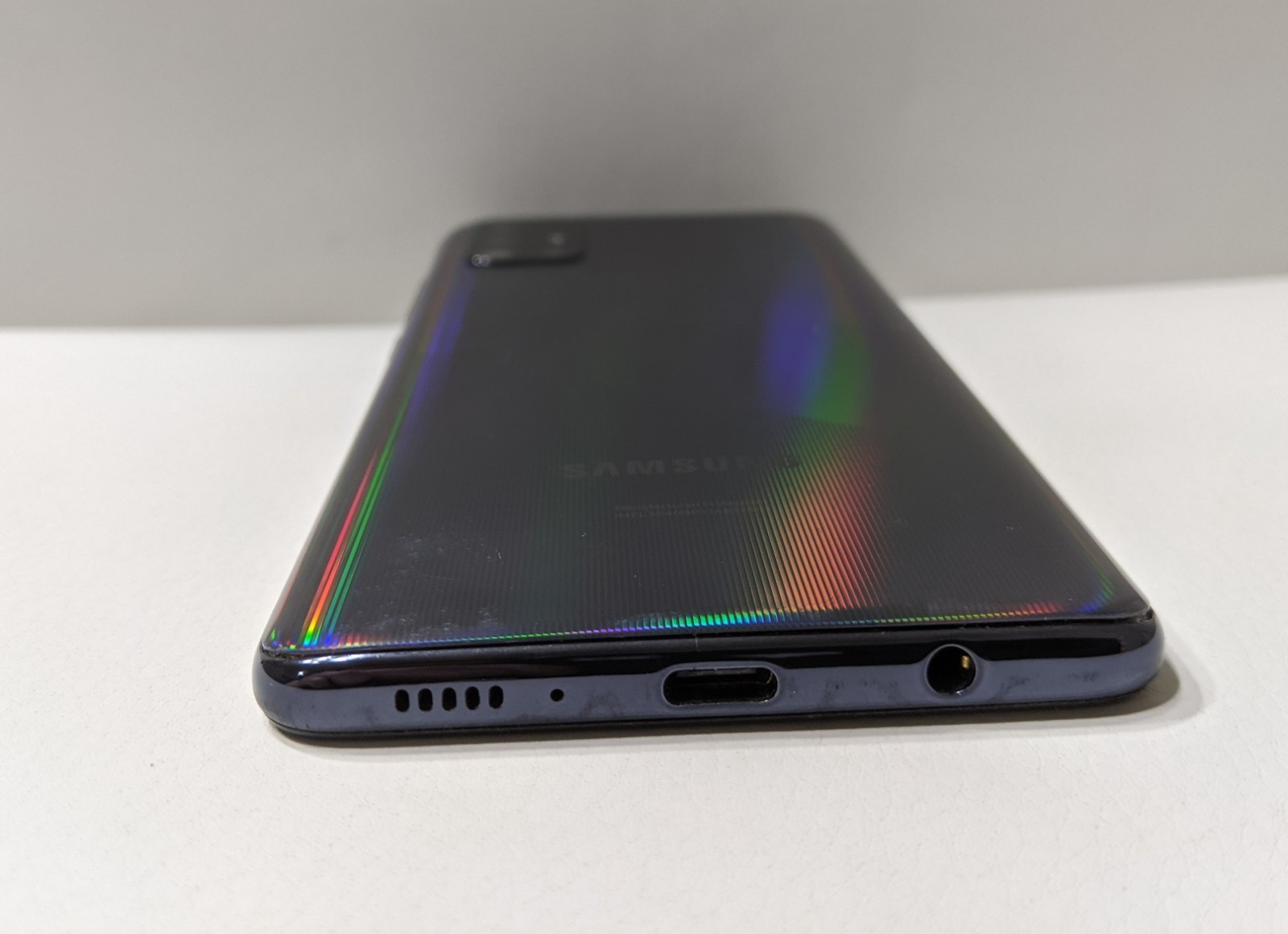 Samsung Galaxy A51 – 128GB – UNKNOWN CARRIER – Black -FOR PARTS ONLY – 17841