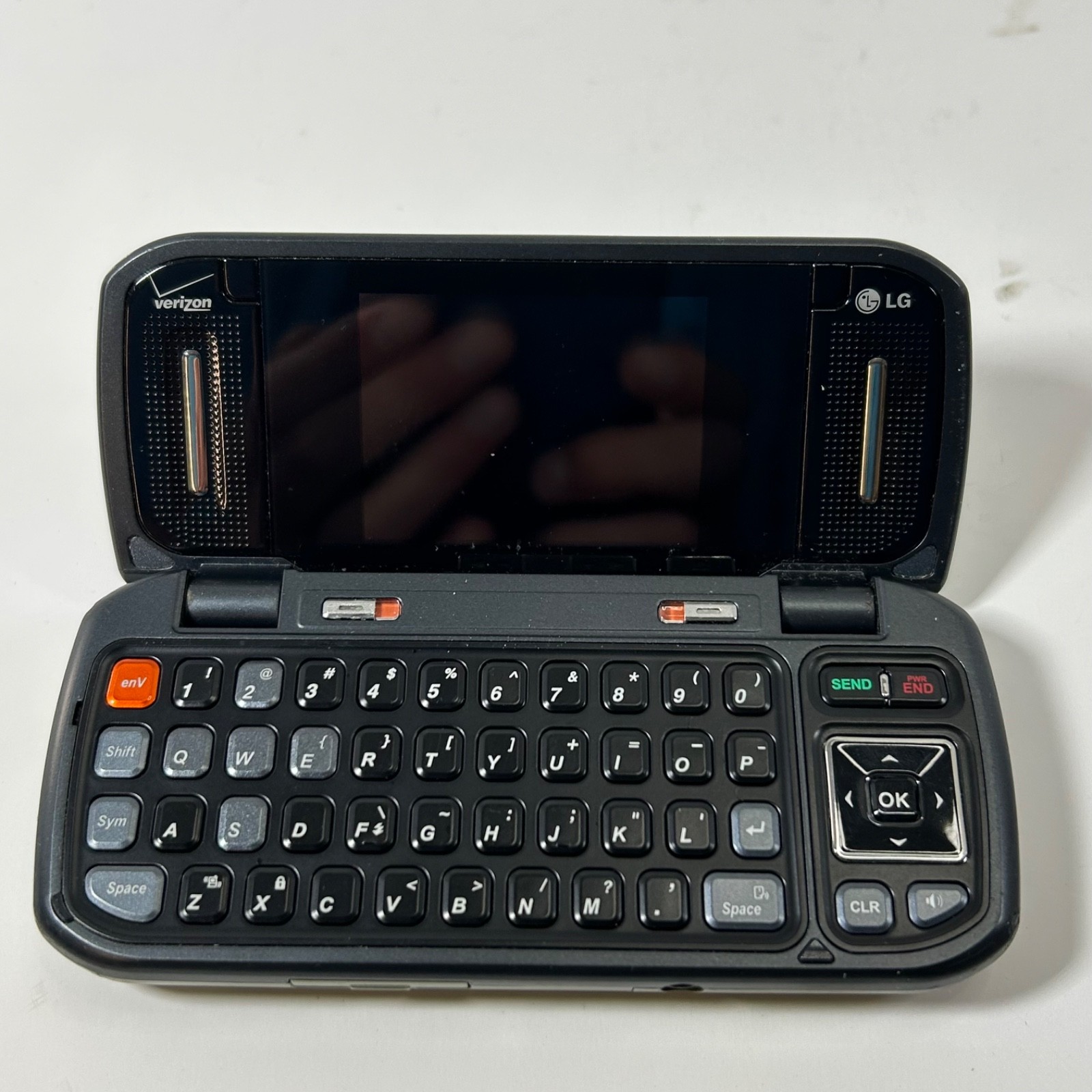 LG enV VX9900 – Green and Black ( Verizon ) Flip Keyboard Phone -Very Rare Color