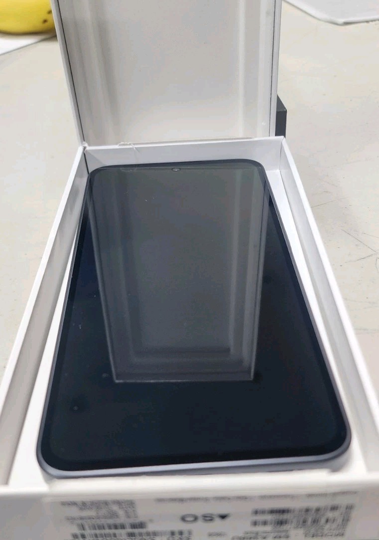 Samsung Galaxy A36 5G – (Boost Mobile ONLY) 128Gb **2 FREEEE GIFTS!!!!!Neww!!