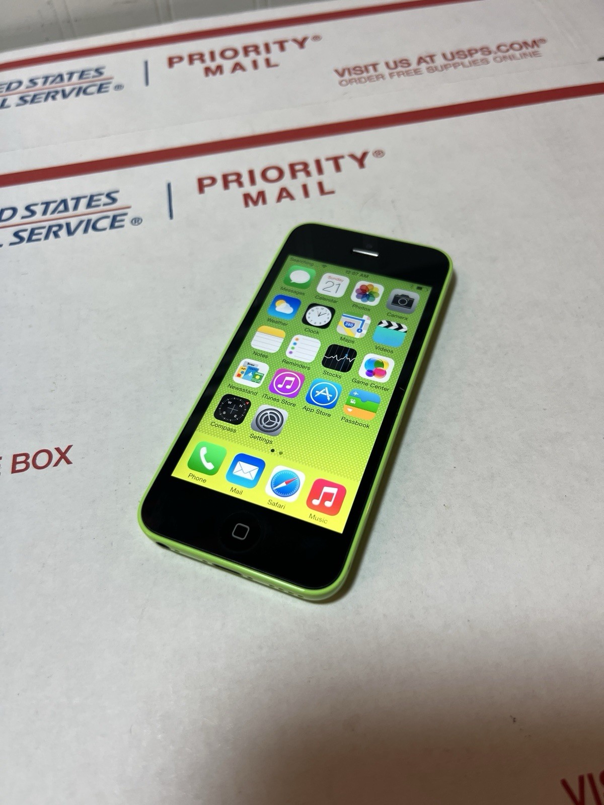 iOS 7 iPhone 5c 16GB AT&T Green iOS 7.1.2