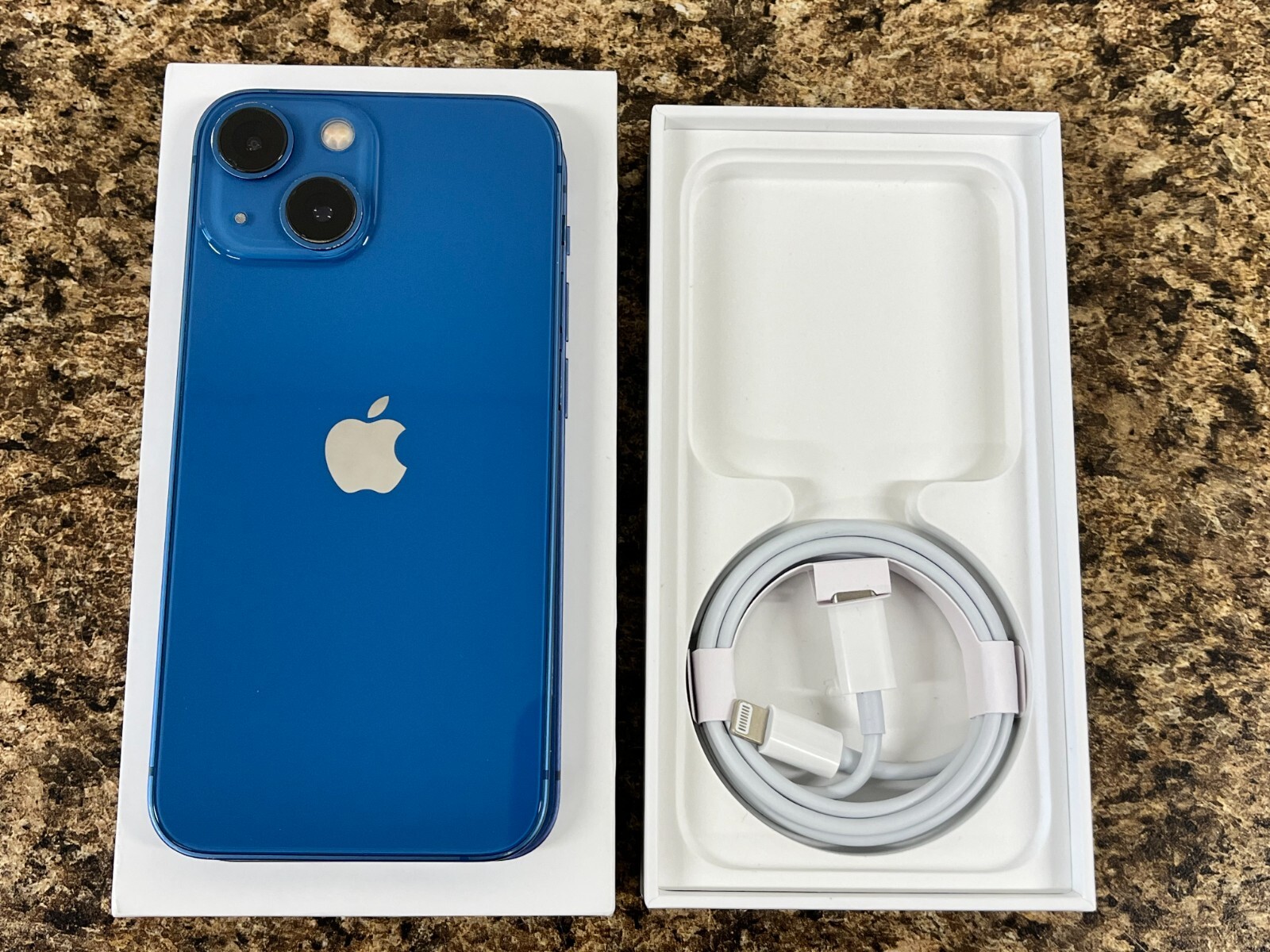 Apple iPhone 13 Mini A2481 128GB Factory Unlocked GSM / CDMA- Excellent In-Box