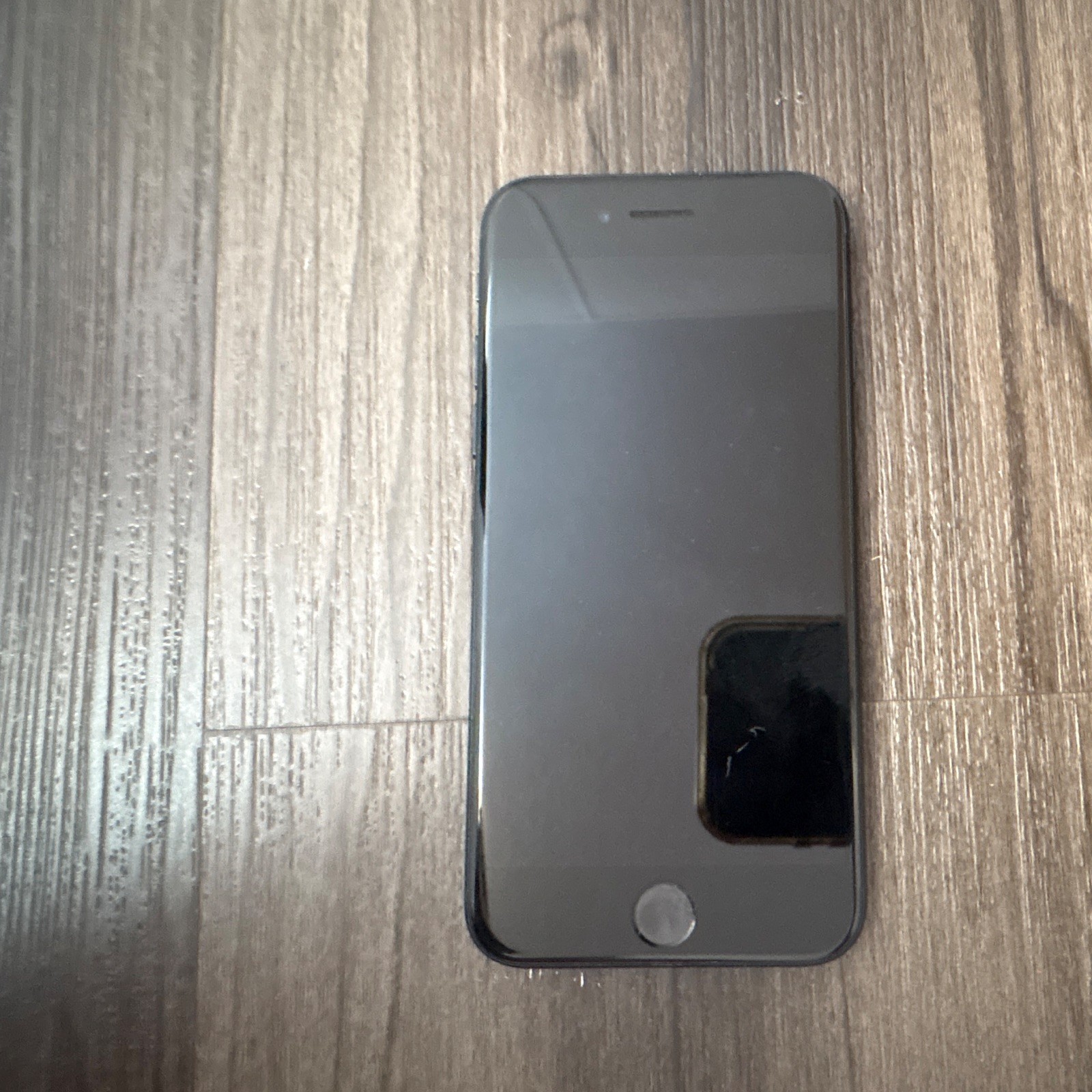 Apple iPhone iOS Smartphone 12MP Camera Resolution Black Slate Style