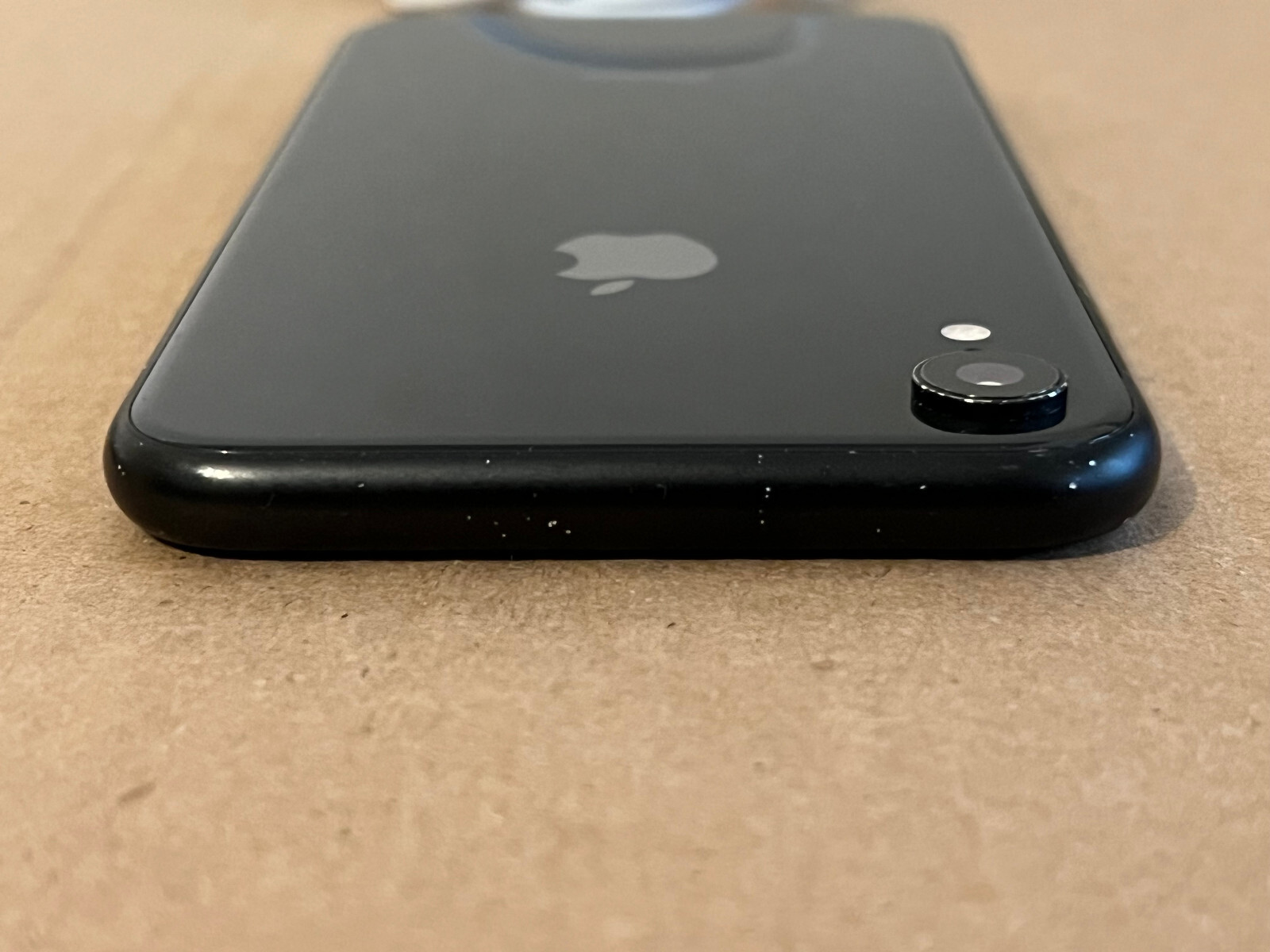 Apple iPhone XR – 64GB – Black (unlocked) A1984 (CDMA + GSM) Read