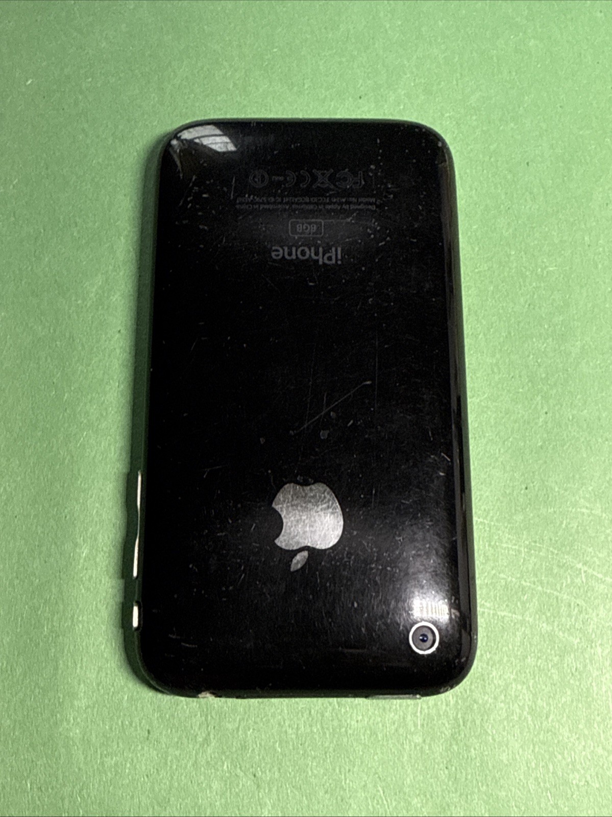 Apple iPhone 3G 8GB AT&T) A1303 (GSM) Collectible