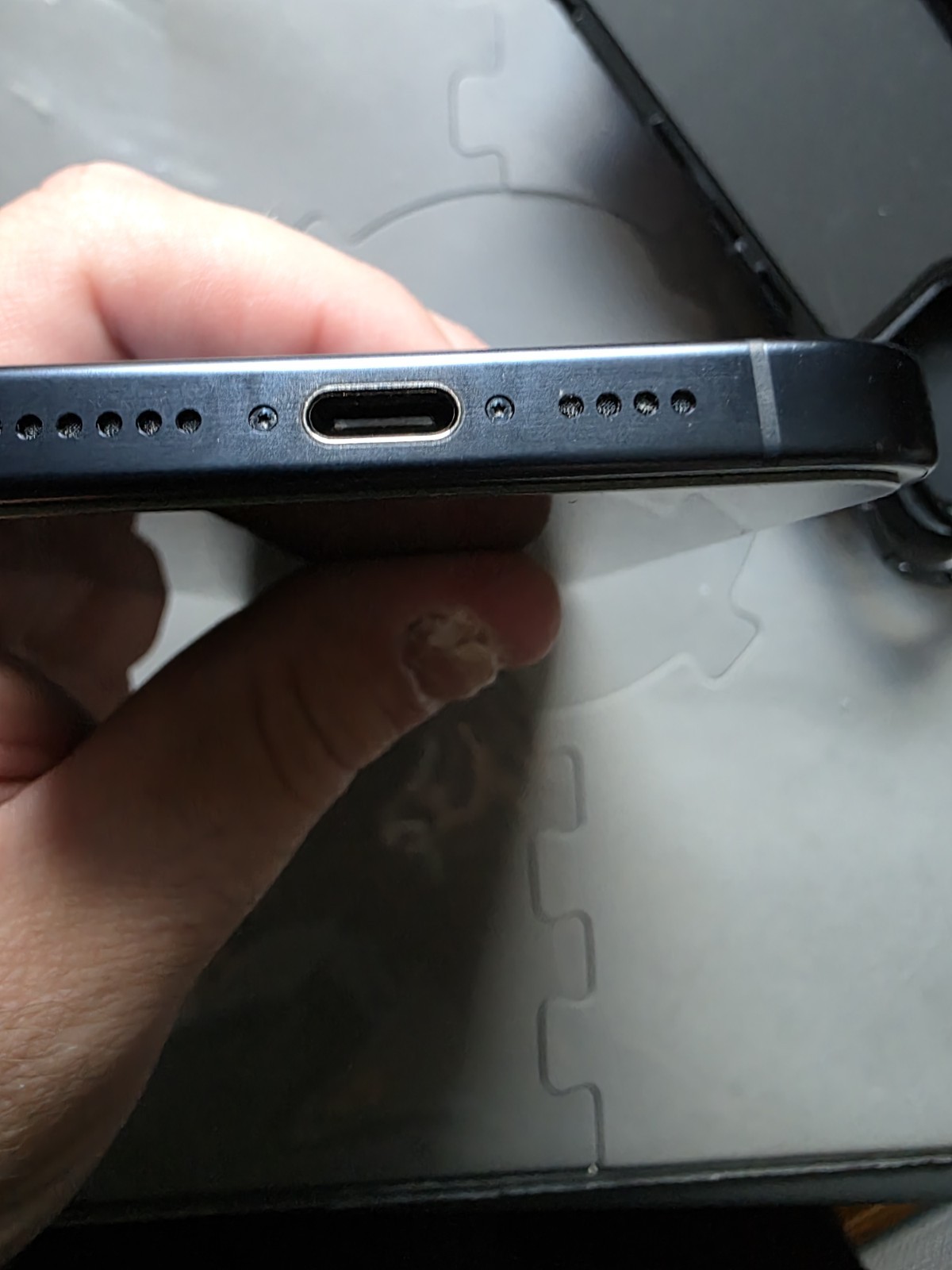 Used 1TB iPhone 15 Pro Max UNLOCKED