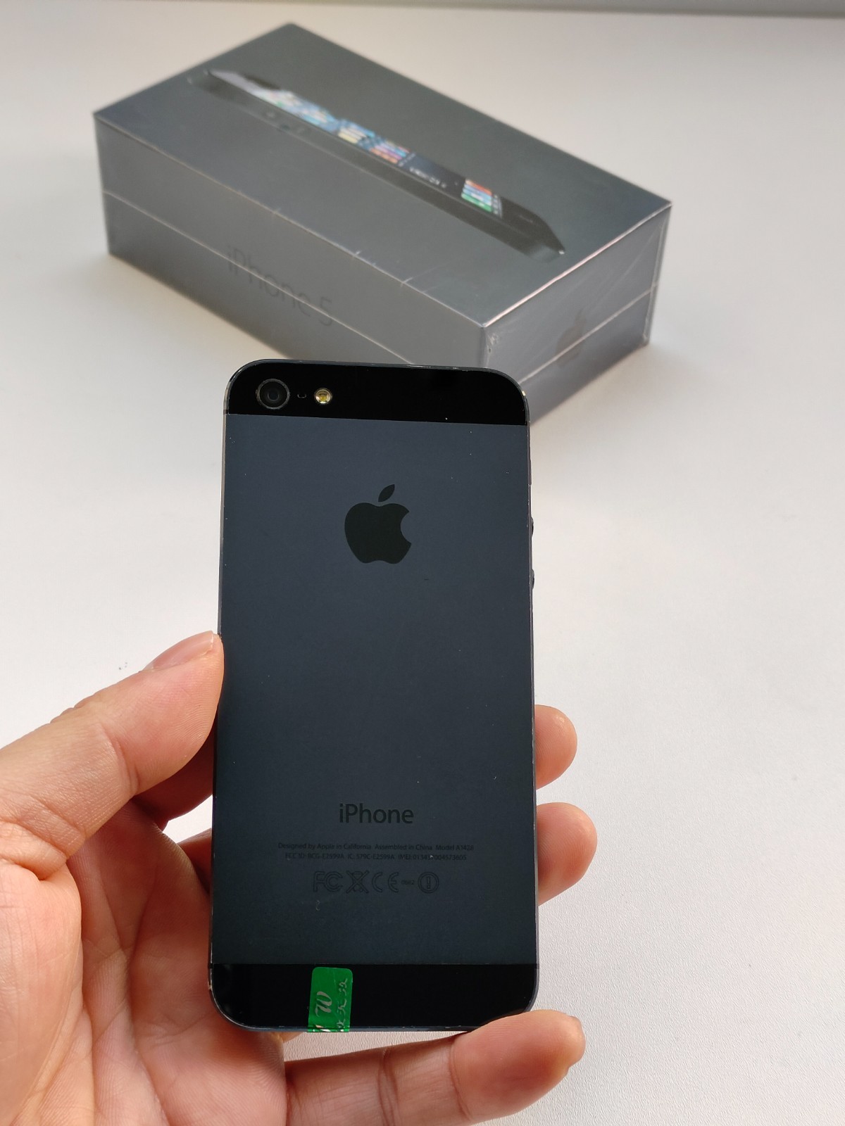 90%N ew Apple iPhone 5/5s/5c 16GB Factory UNlocked Black/White/Gold Good