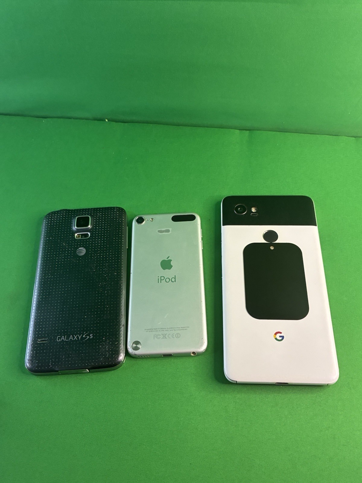 Mixed Smartphone & Smartwatch Parts Lot iPhone 5 And 6 Samsung Moto 360 Untested