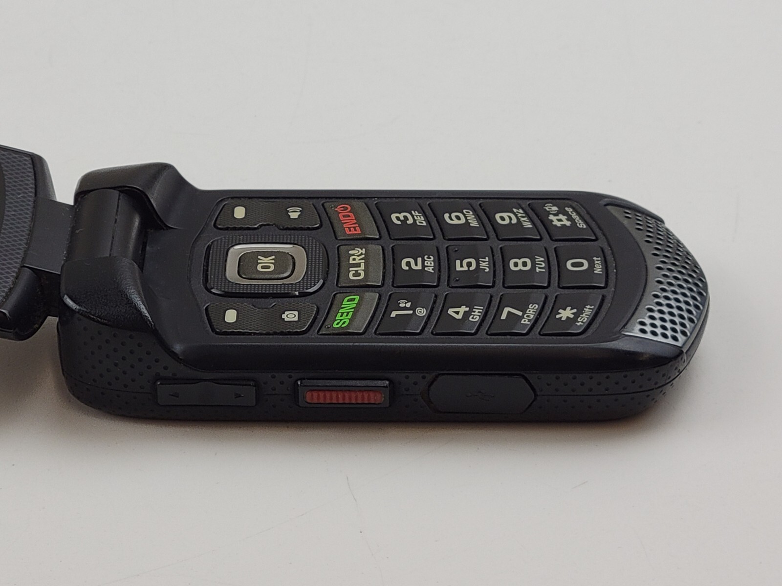 Kyocera DuraXV+ (E4520PTT) 4GB (Verizon) 3G Rugged Flip Phone – SMALL ISSUE
