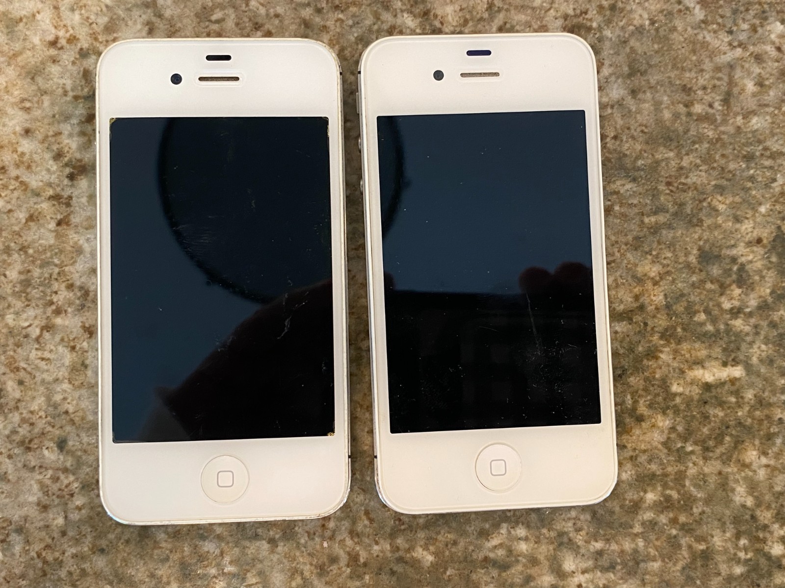2 x iPhone Model A1387 w/ charging cables; Unlocked, READ DESCRIPTION