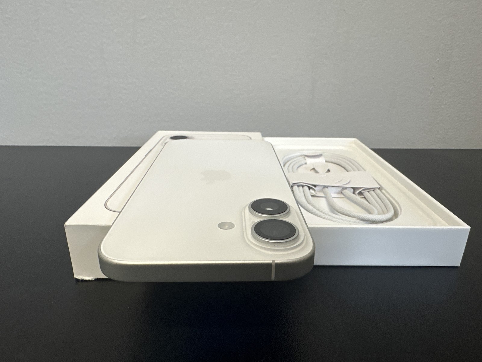Apple iPhone 16 Plus 128GB White Unlocked Excellent (90% Battery) Original Box