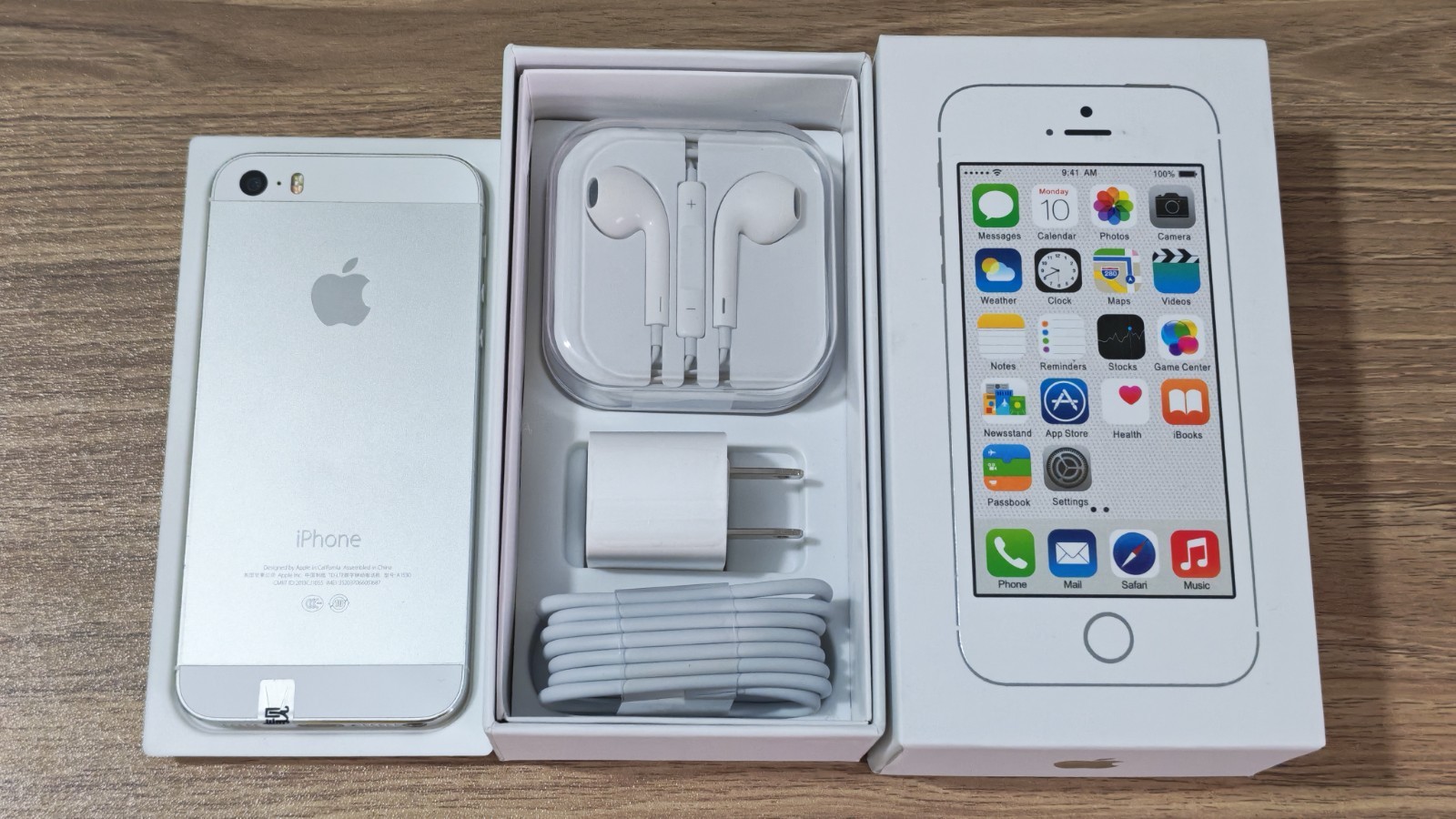 Apple iPhone 5s Unlockd 16GB 32GB 64GB iOS 12 Silver Gold Black With Accessories