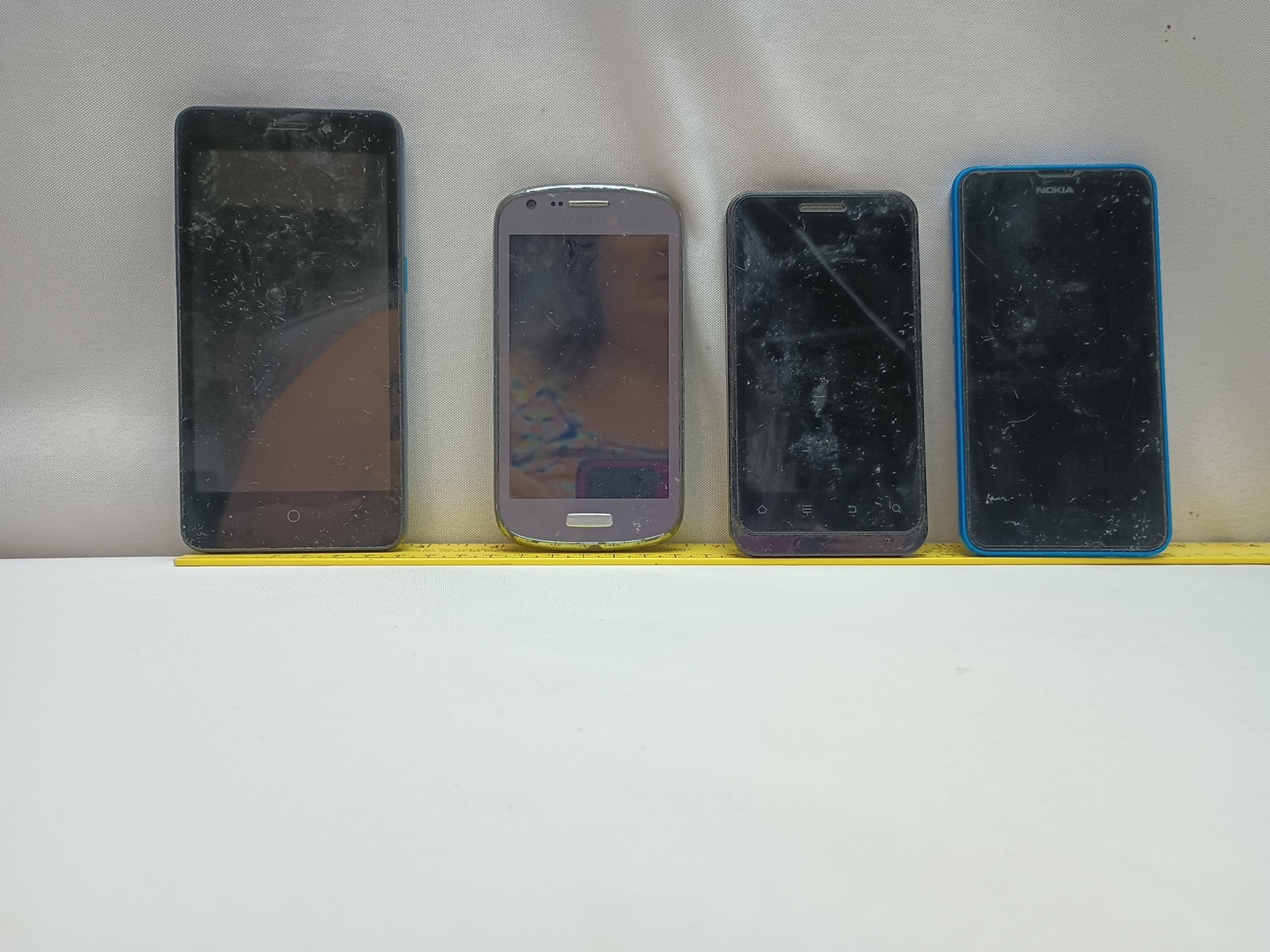 Cell Phone Bundle Lot of 4 FOR PARTS ONLY Mix Model