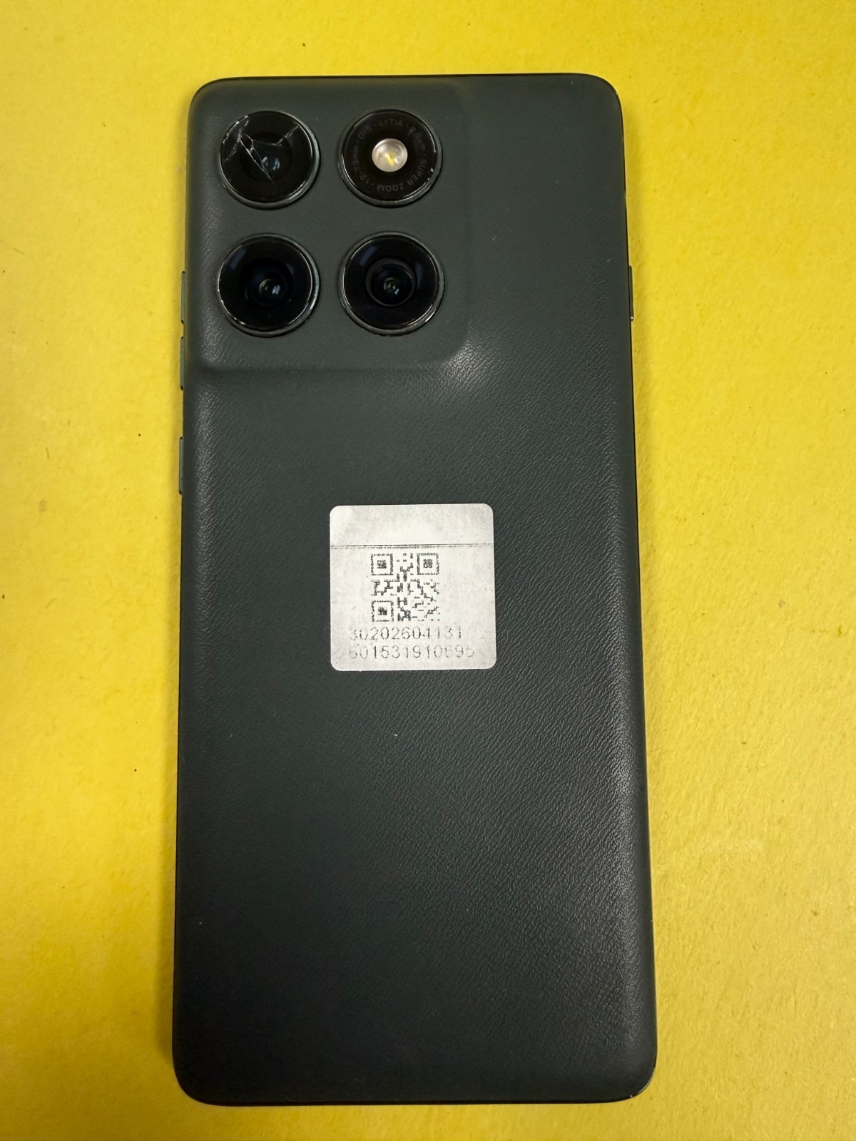 Motorola Edge 2025 – XT2519-1 – 256GB – Deep Forest (T-Mobile) Cracked Camera