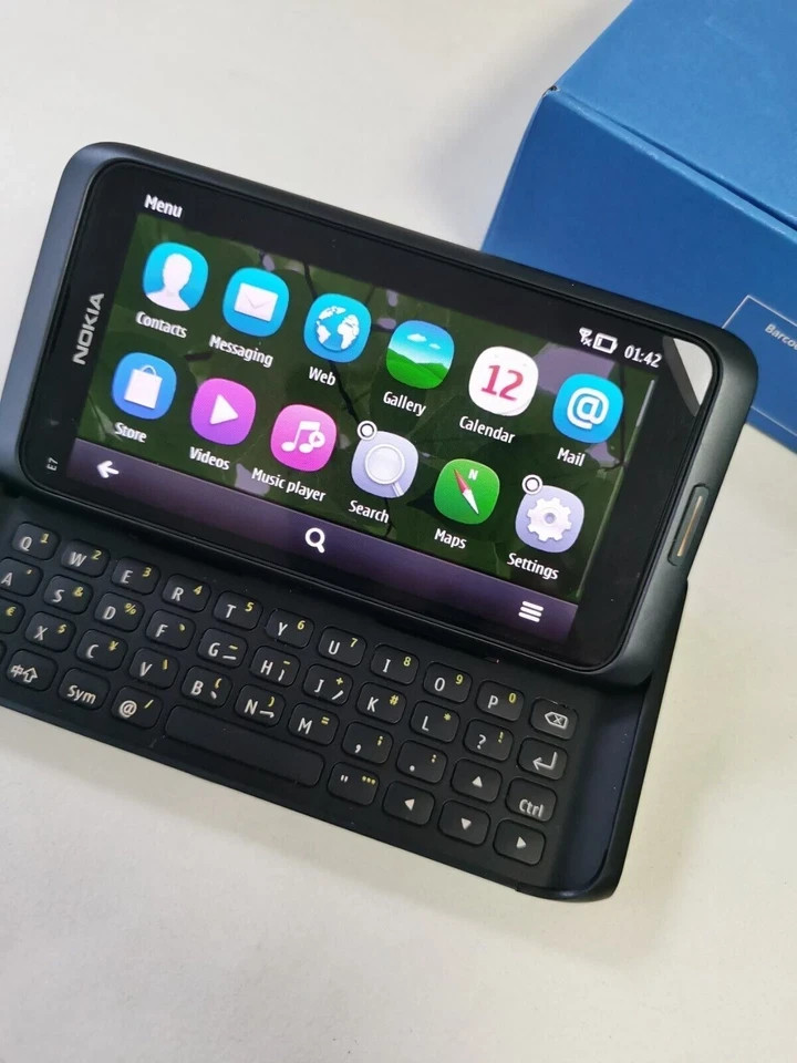 Origina Nokia E7-00 Silver Black 16GB (Unlocked) Smartphone QWERTY keyboar WIFI