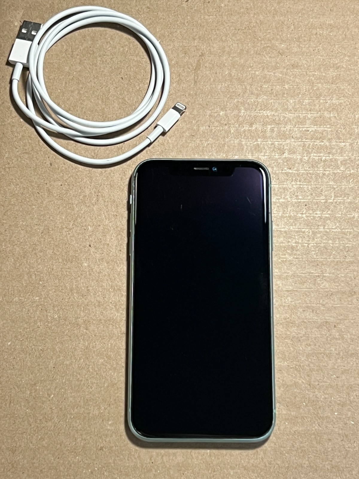 Apple iPhone 11 256GB Green unlocked A2111 READ