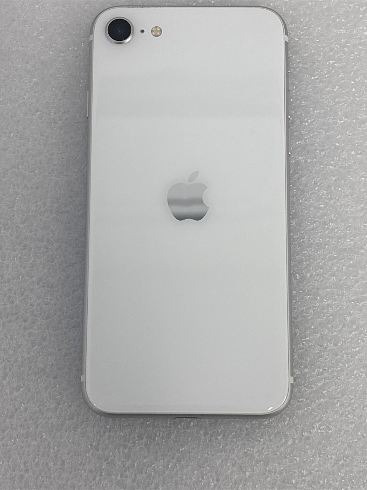 Apple iPhone Se 2 (A2275) 64GB, Silver, iOS 26 (Unlocked)