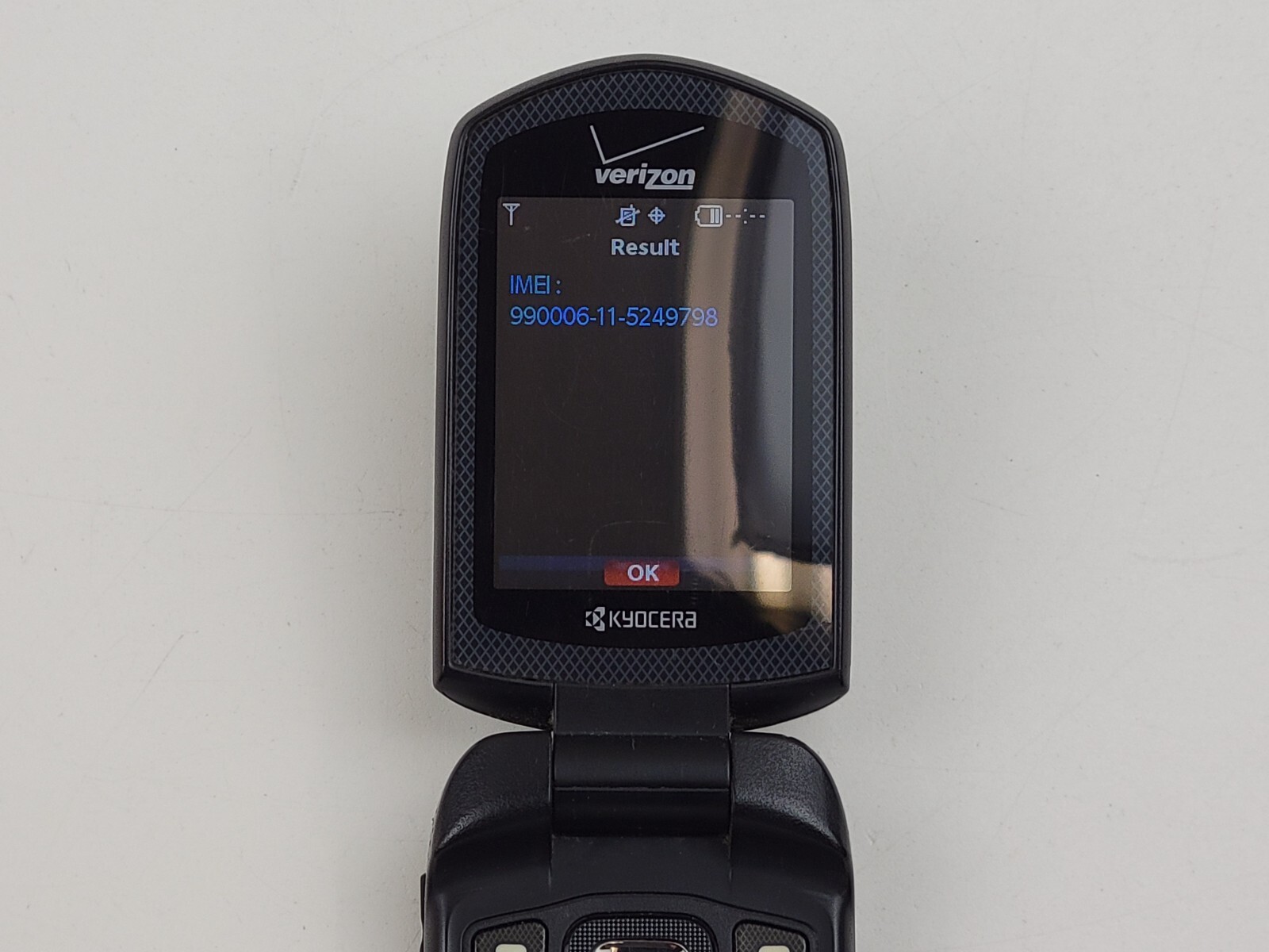 Kyocera DuraXV+ (E4520PTT) 4GB (Verizon) 3G Rugged Flip Phone – SMALL ISSUE