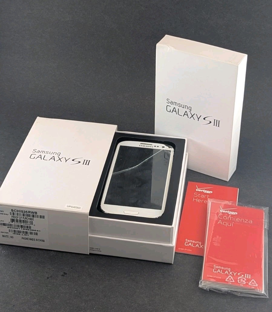 Samsung Galaxy S III Verizon – 16 GB – SCH-I535 – FOR PARTS – NOT WORKING w/Box