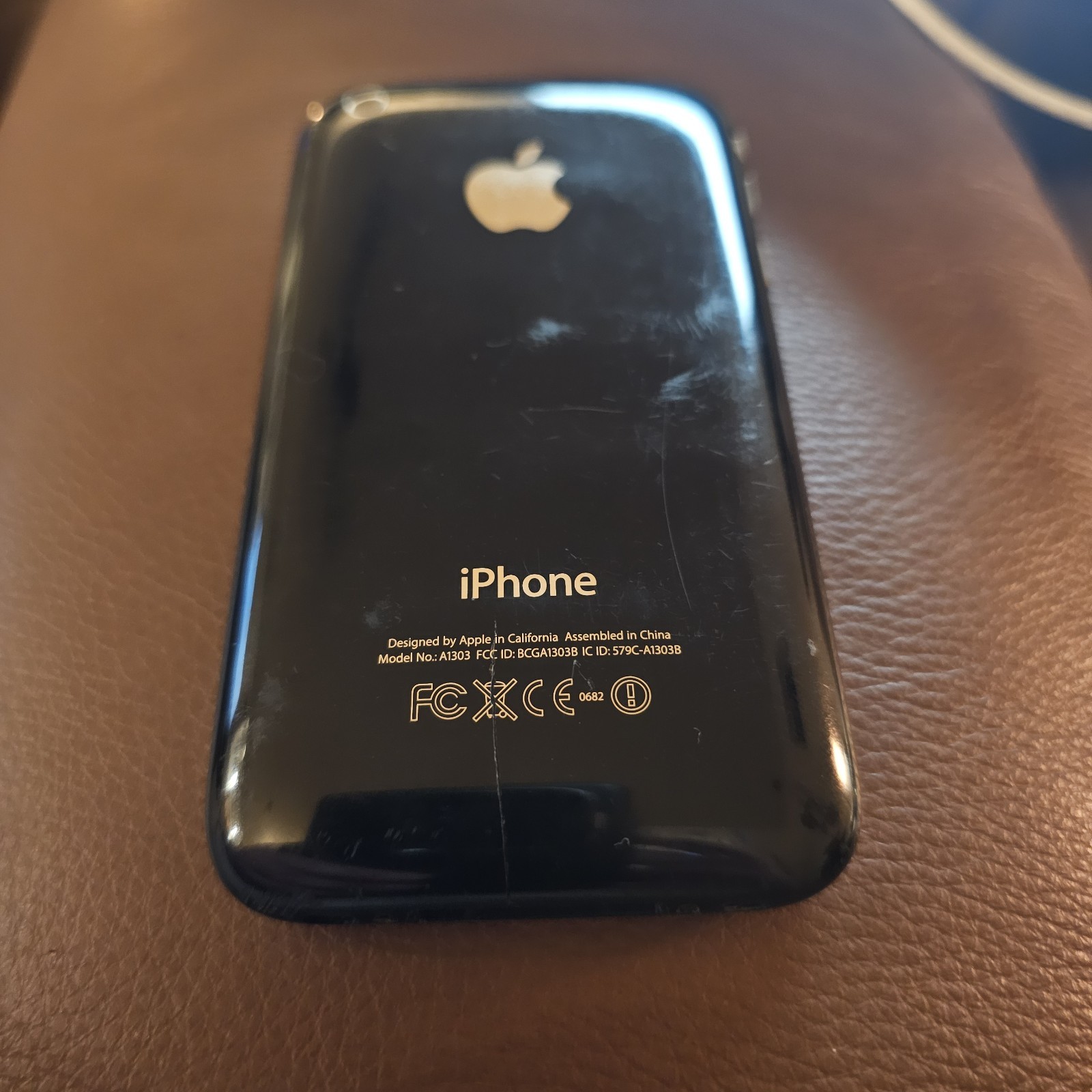 Apple iPhone 3GS – 8GB – AT&T – MC640LL/A A1303 – Black