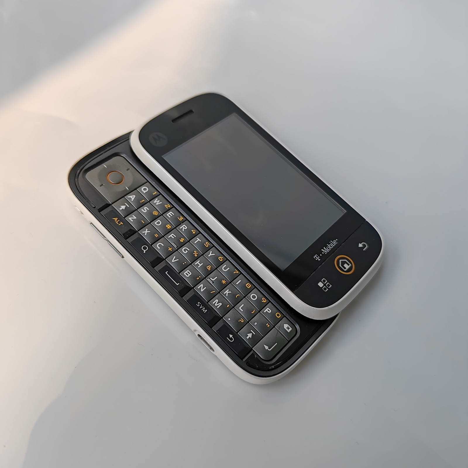 Motorola MB200 512MB Unlocked slider phone 3G Good Quality