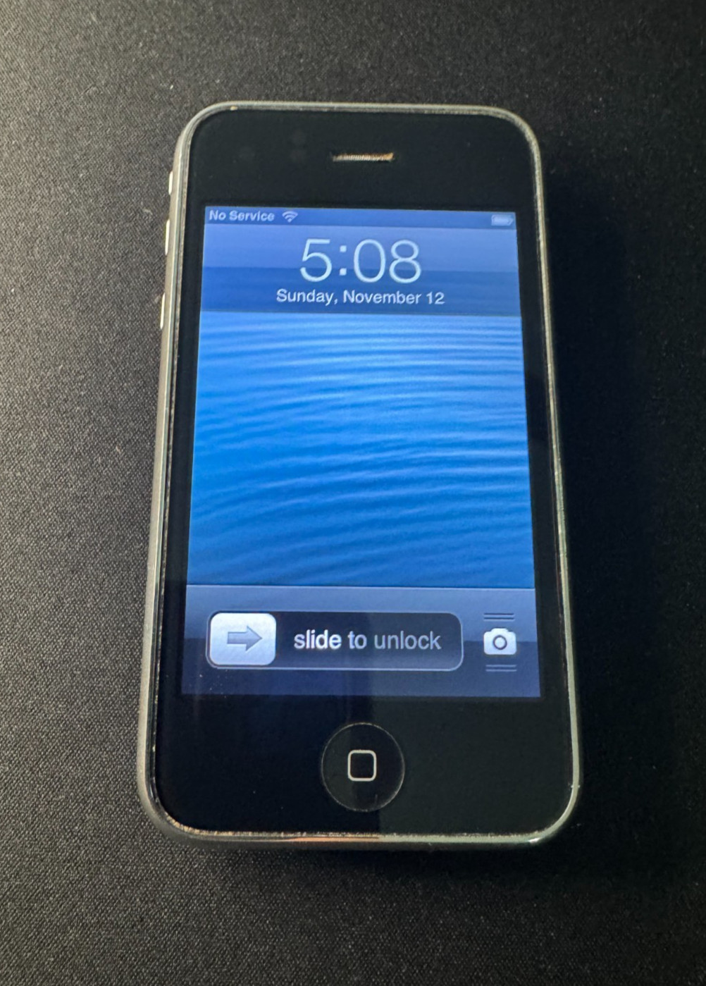 Apple iPhone 3GS – 16 GB – Black (Unlocked)