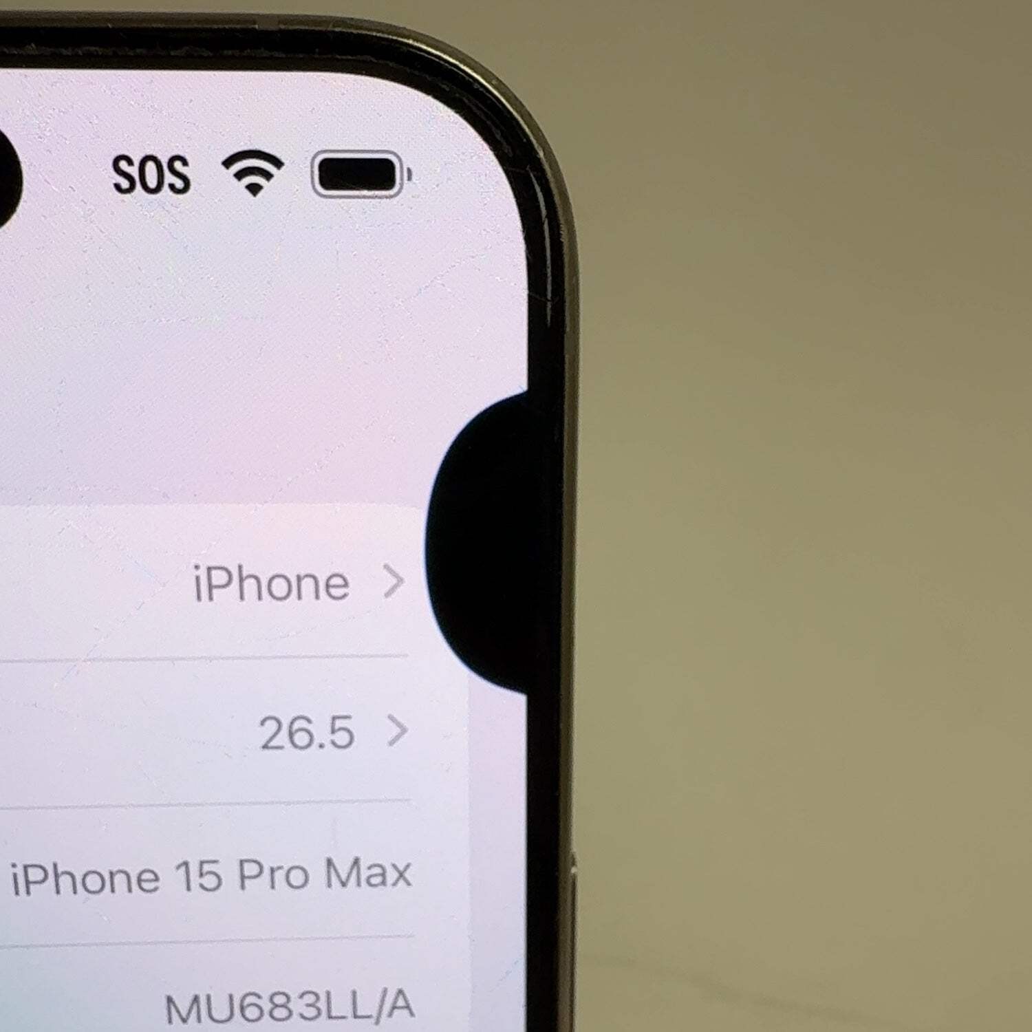 Broken Unlocked Apple iPhone 15 Pro Max 256GB 26.5 MU683LL/A Cracked LCD Spot