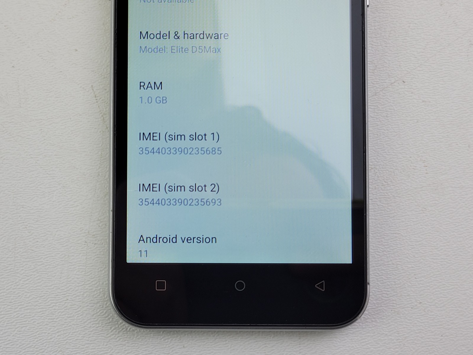 SKY Devices Elite D5Max – 16GB – (GSM Unlocked) Dual SIM Smartphone – H5294