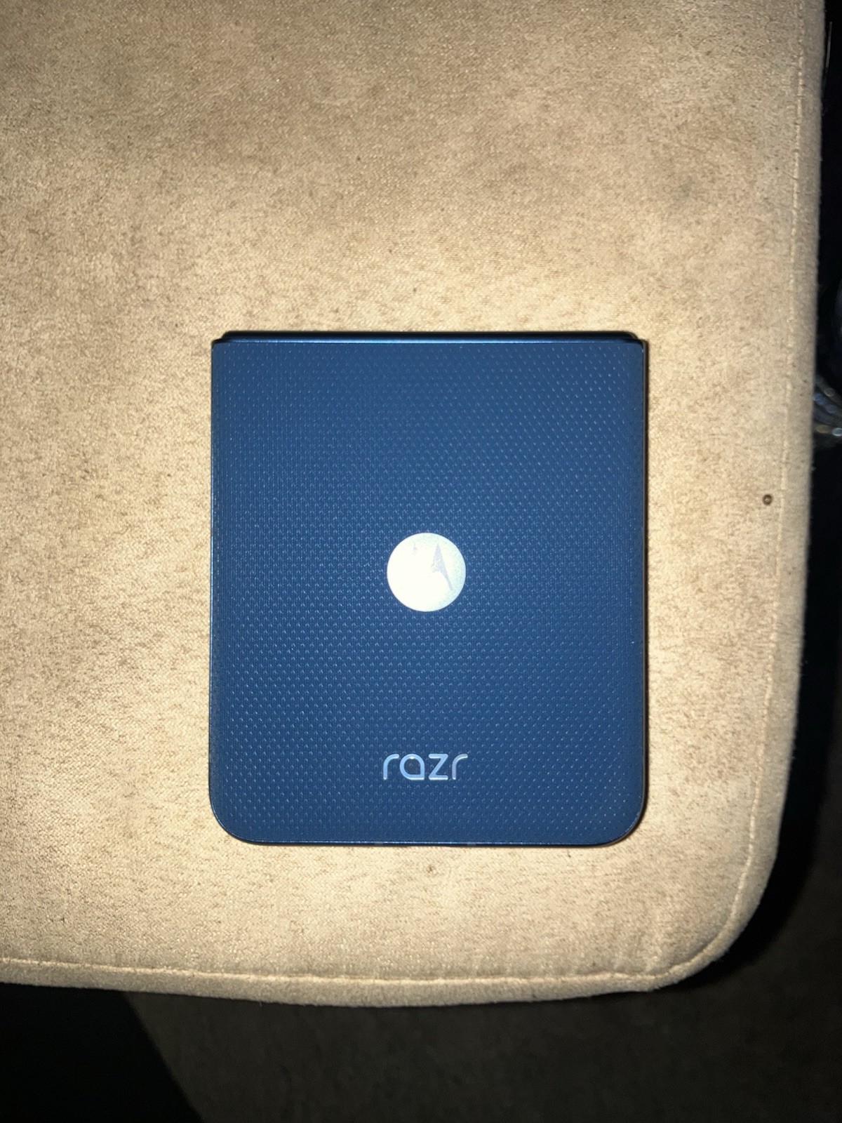 Motorola RAZR 2025 Pantone Gibraltar Sea