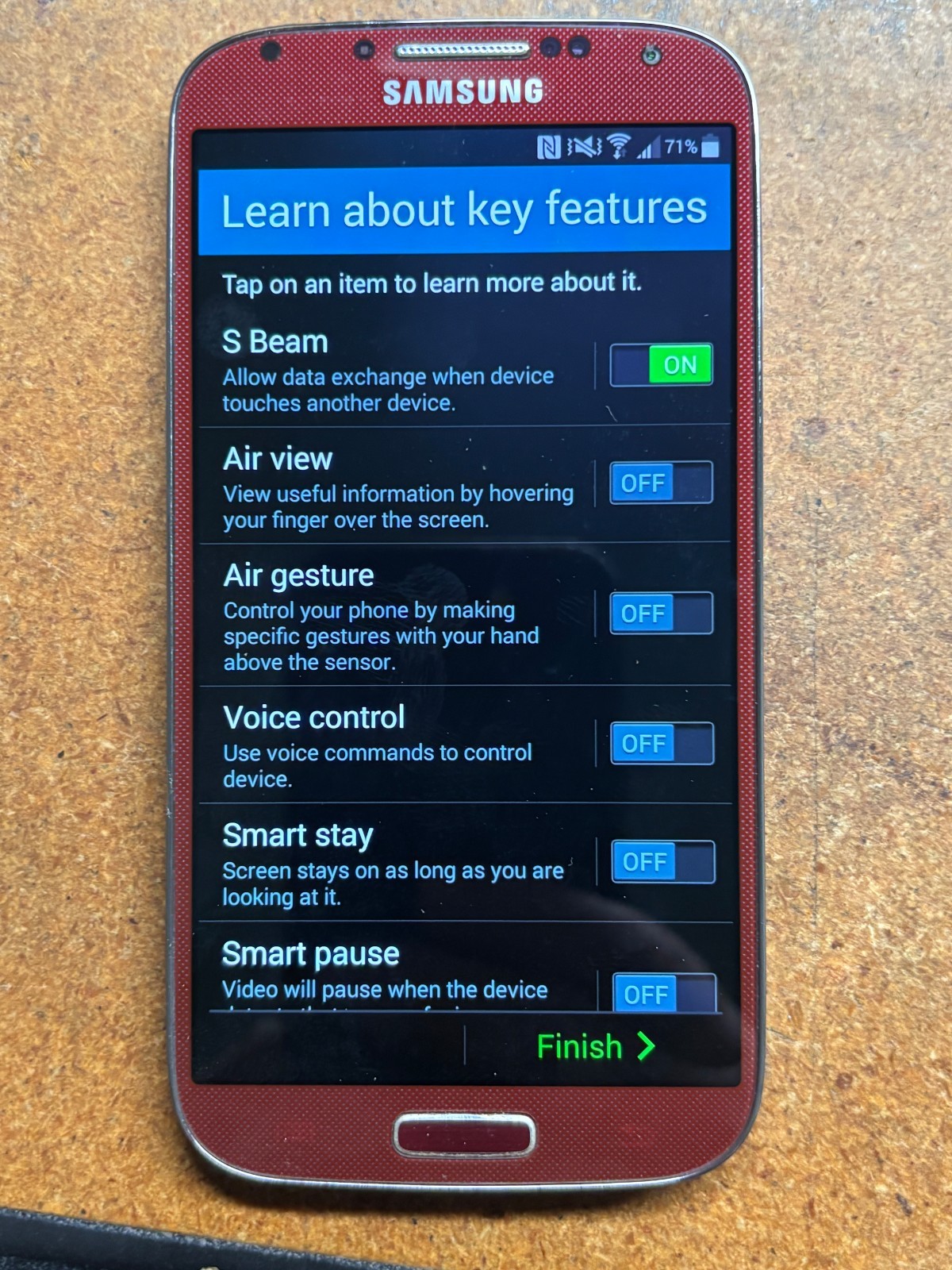 AT&T Samsung GALAXY S4 Red Android 16gb Smartphone SGH-I337 + OTTER BUNDLE