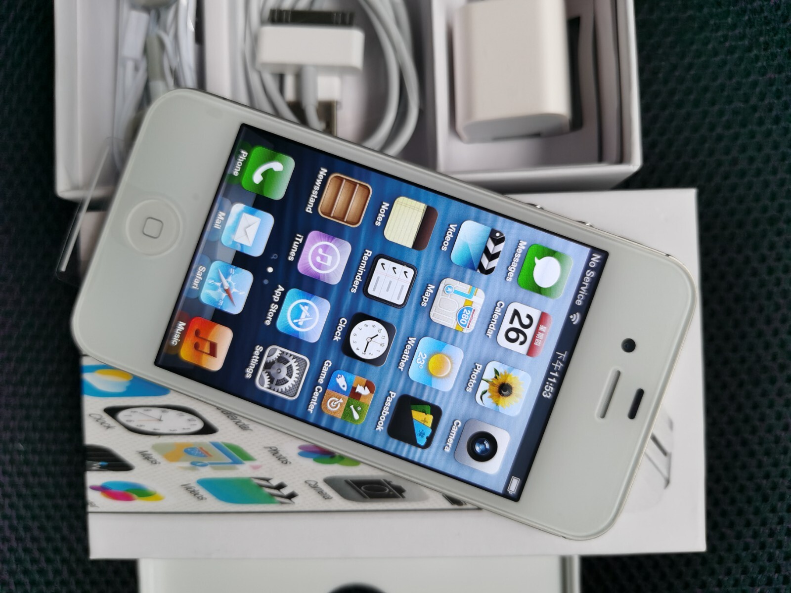 Apple iPhone 4s 8/16/32/64GB Black/White UNLOCKED – Working Grade A+