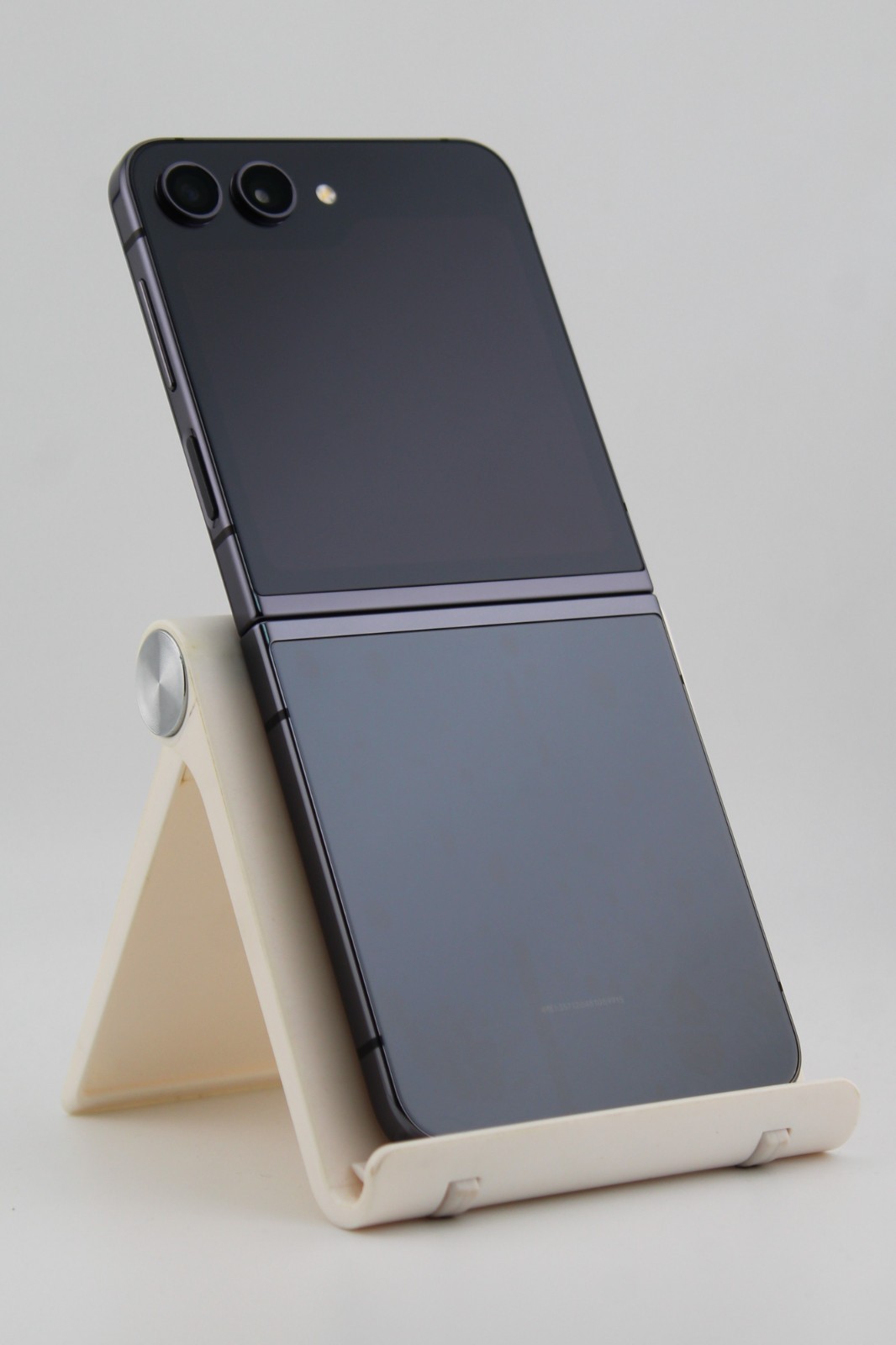 Good Condition – Samsung Galaxy Z Flip 5 256GB (T-Mobile ONLY) – Free Shipping