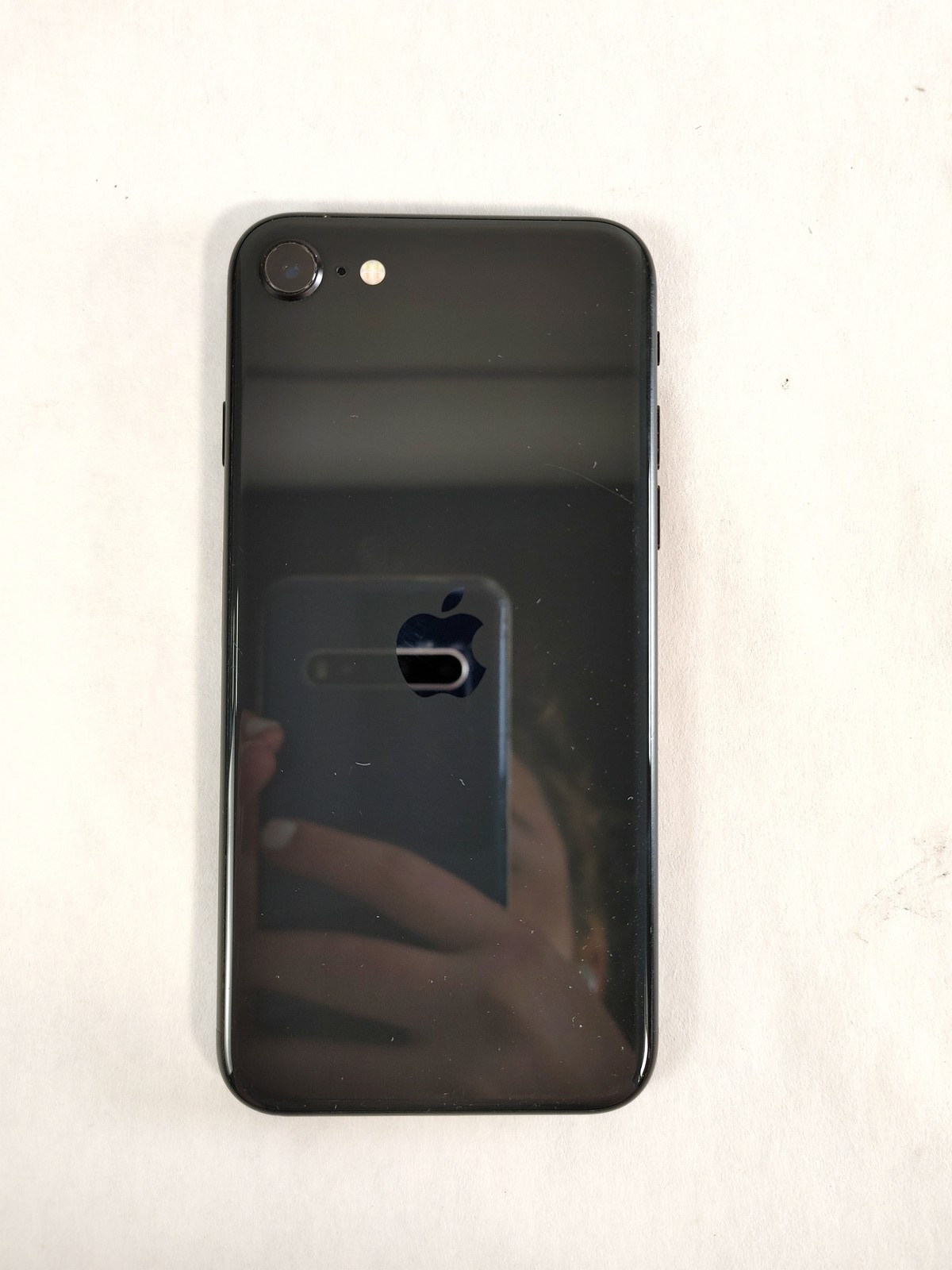 Apple iPhone SE (2020) A2275 64 GB iOS 26.5 Tracfone Only (Wi-Fi + 4G)