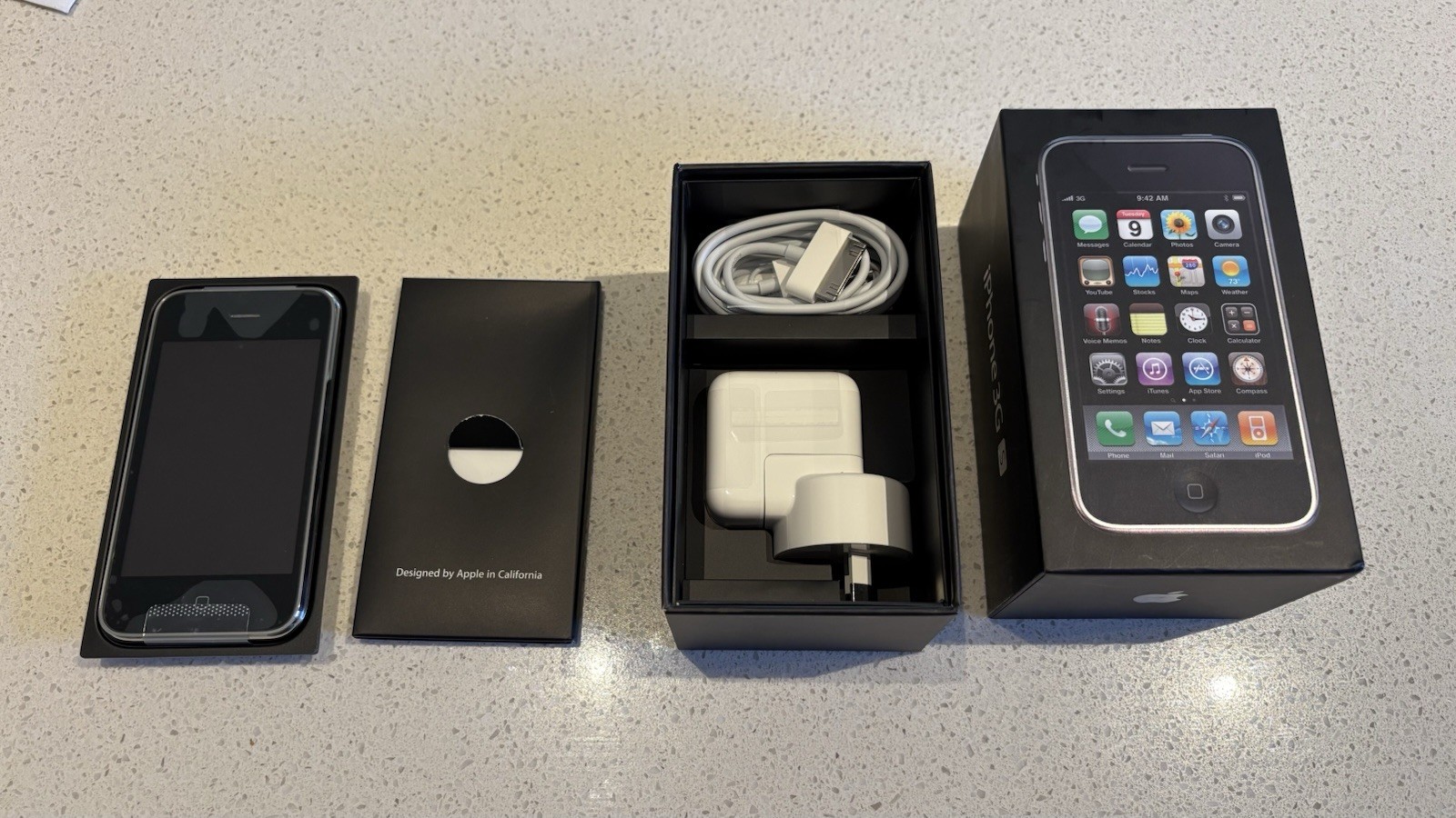 Apple iPhone 3GS – 32GB – Black (Unlocked) A1303 (GSM) (AU Stock)