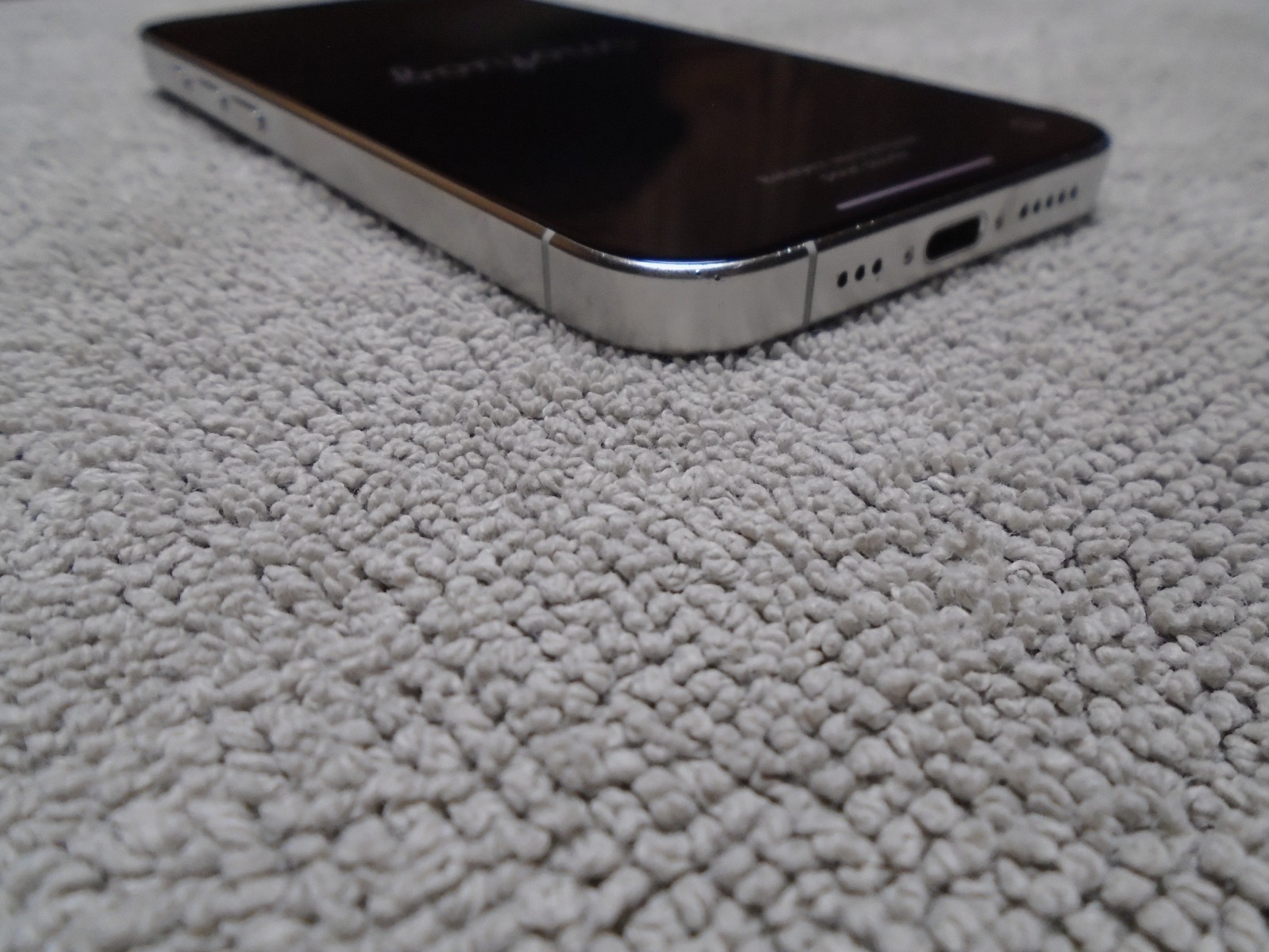 Apple iPhone 15 Pro, 128gb, Carrier Unlocked, White Titanium, Excellent!!!