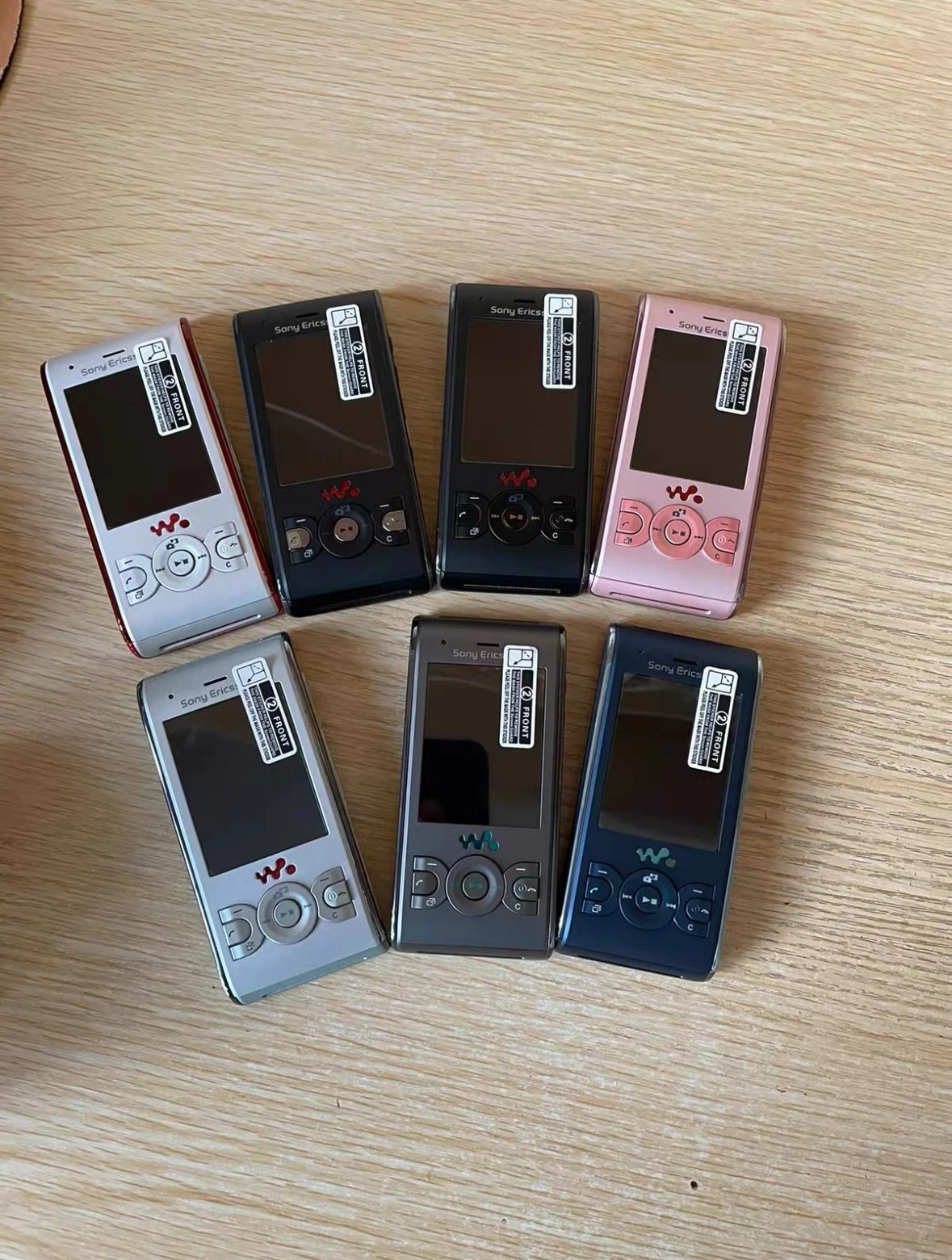 Sony Ericsson W595 FM Radio Bluetooth 3.15MP 3G Unlocked Phone +1 year warranty