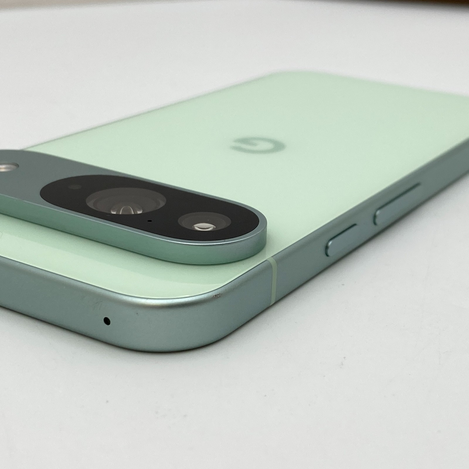 Google Pixel 9 – 128GB – WinterGreen (Unlocked) – Fair Condition