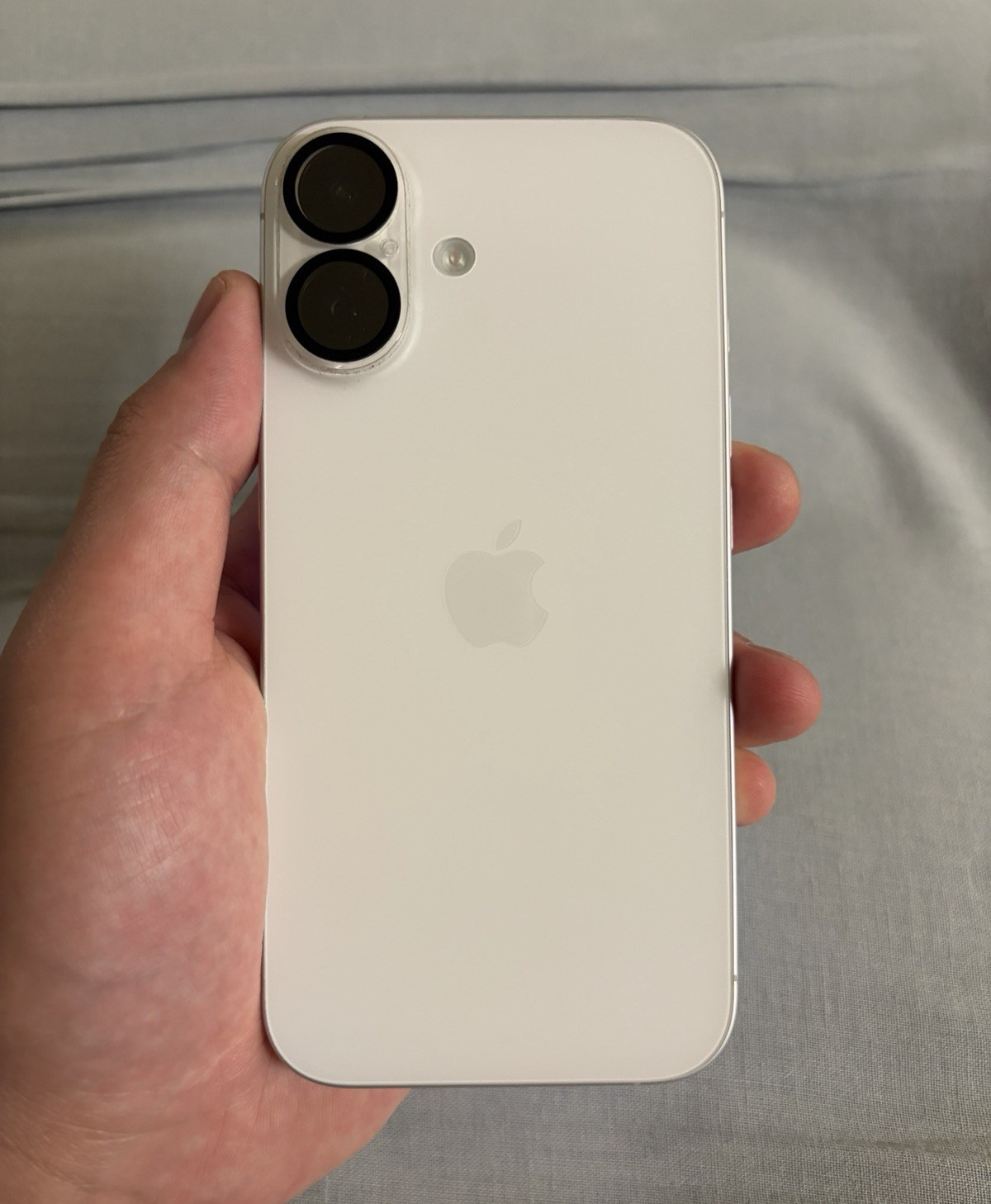 Apple iPhone 16 256GB Unlocked White Dual Rear Camera 12MP USB-C iOS