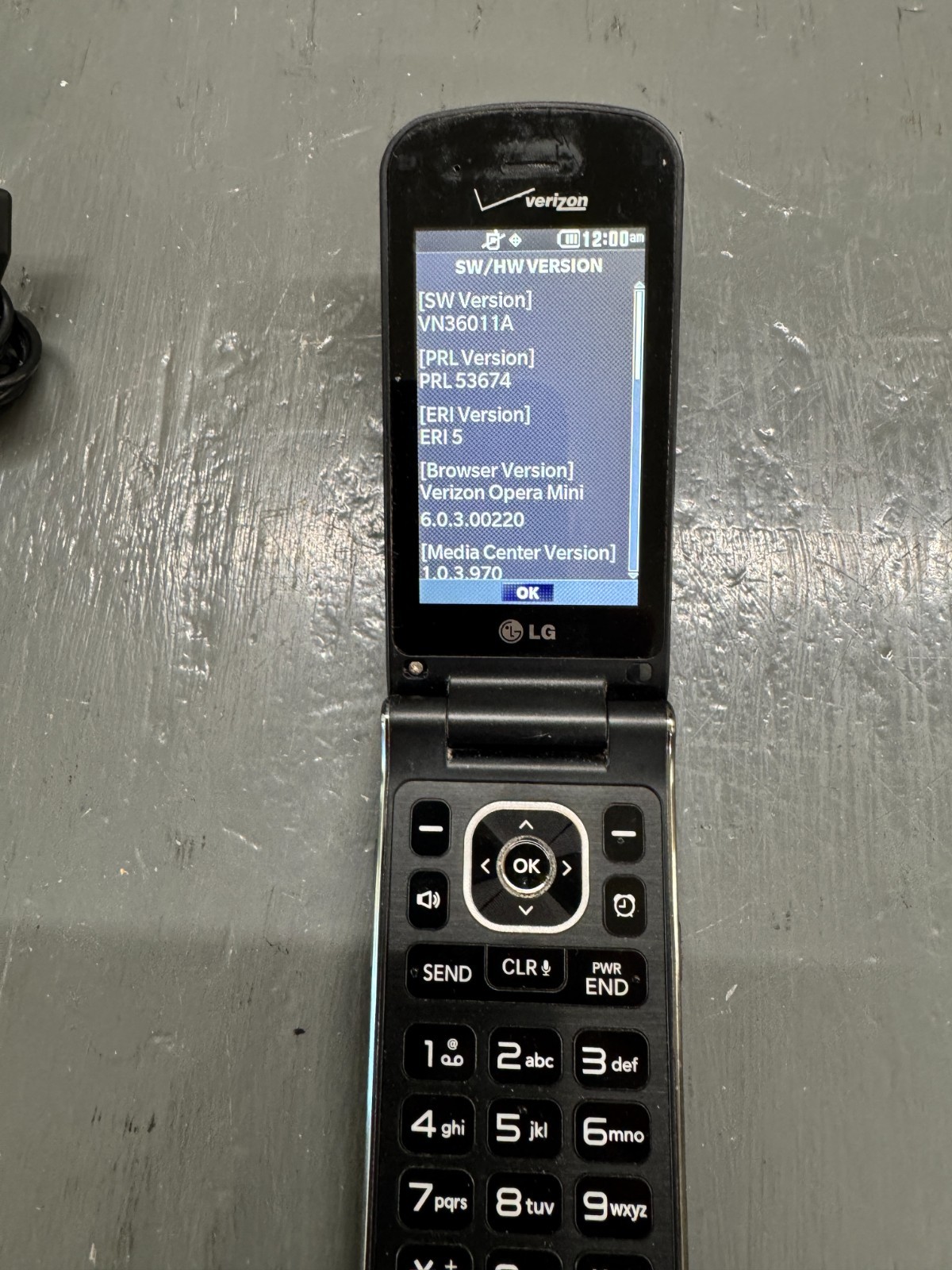 LG Exalt VN360 phone