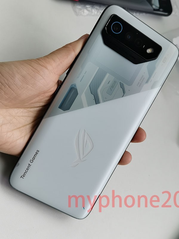 ASUS ROG Phone 7 – 256GB/512GB – Phantom Black/Storm White (Unlocked) Smartphone