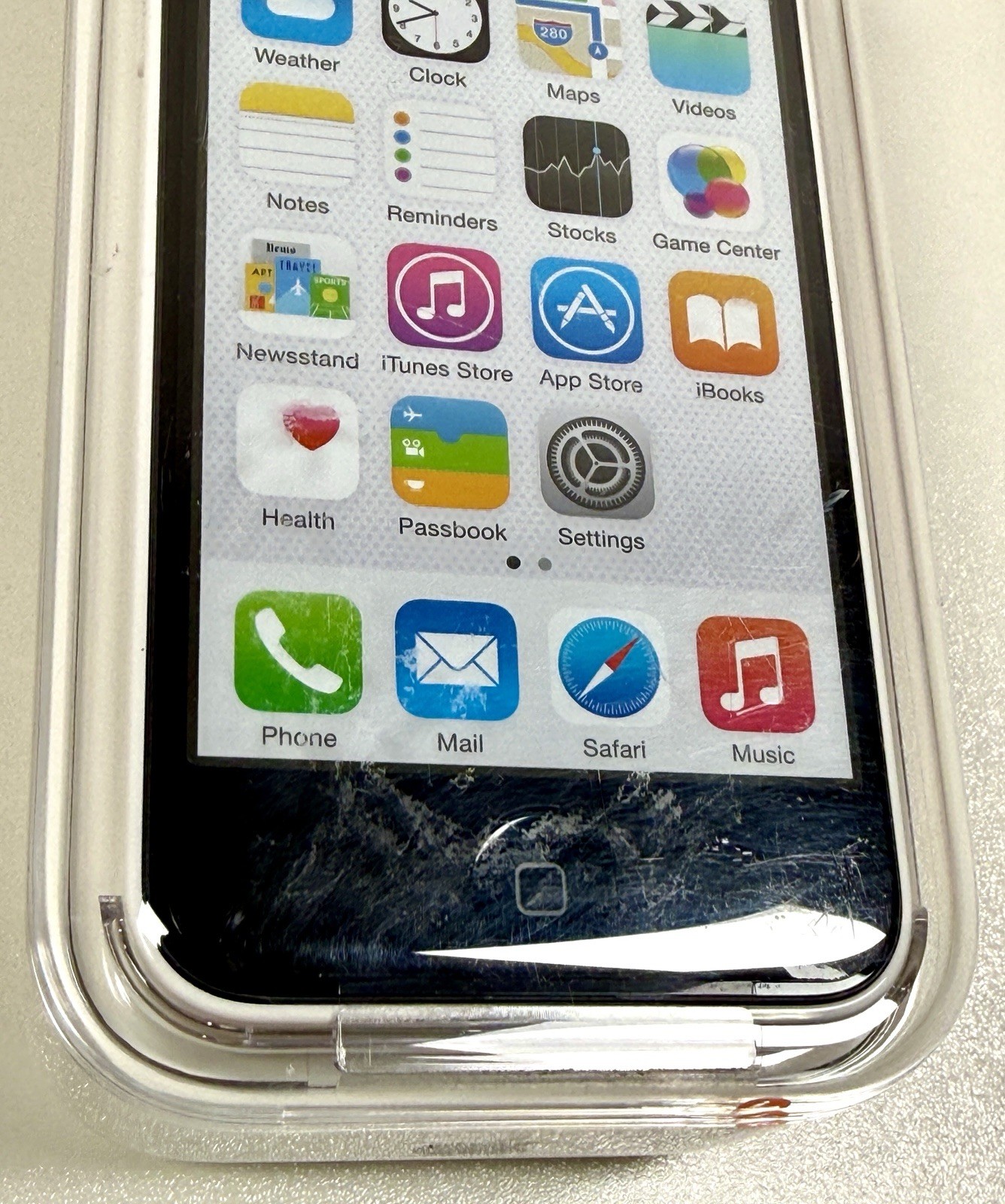 Apple iPhone 5c – 8GB – White – A1532 – iOS 8 – Unlocked – RARE – NEW Sealed