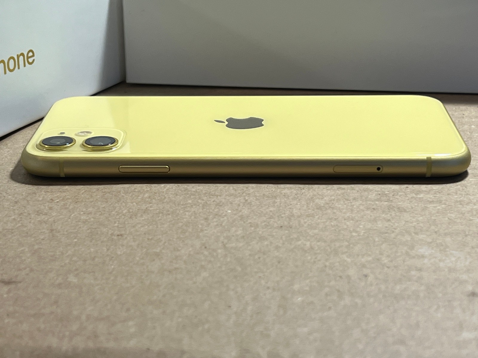 Apple iPhone 11 64GB Yellow Unlocked A2111 READ