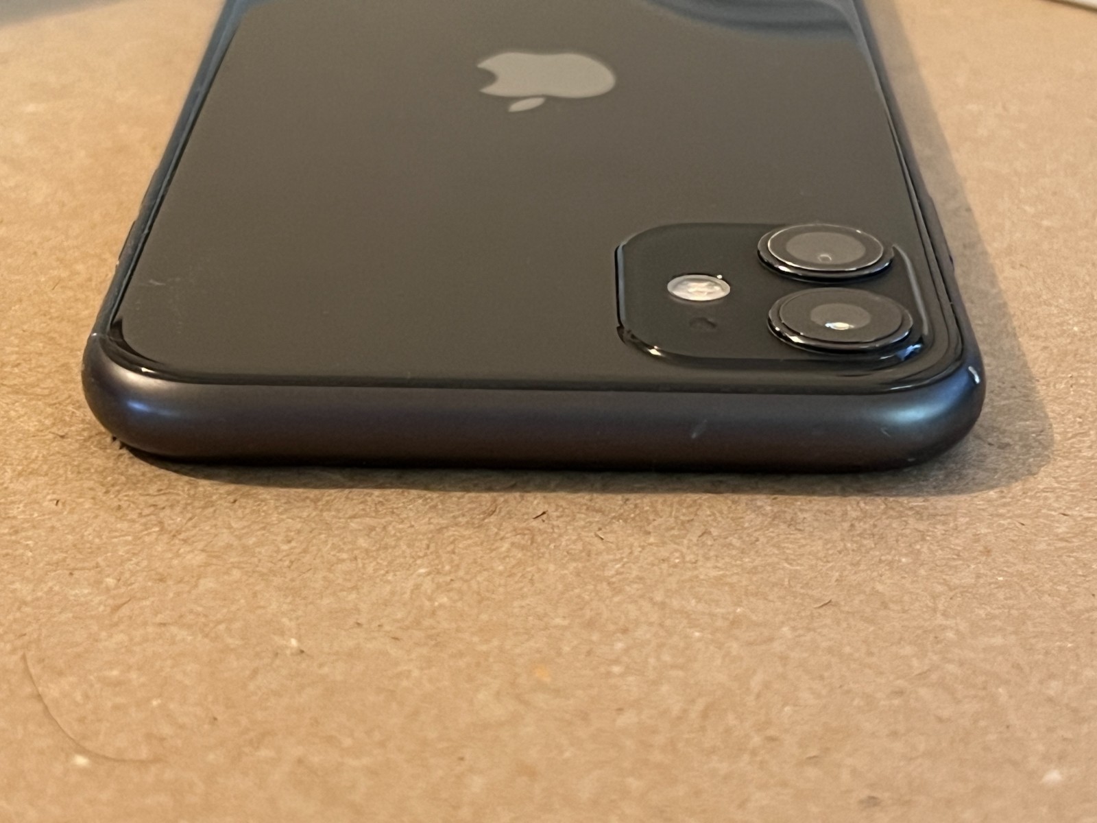 Apple iPhone 11 – 64GB – Black Unlocked A2111 READ