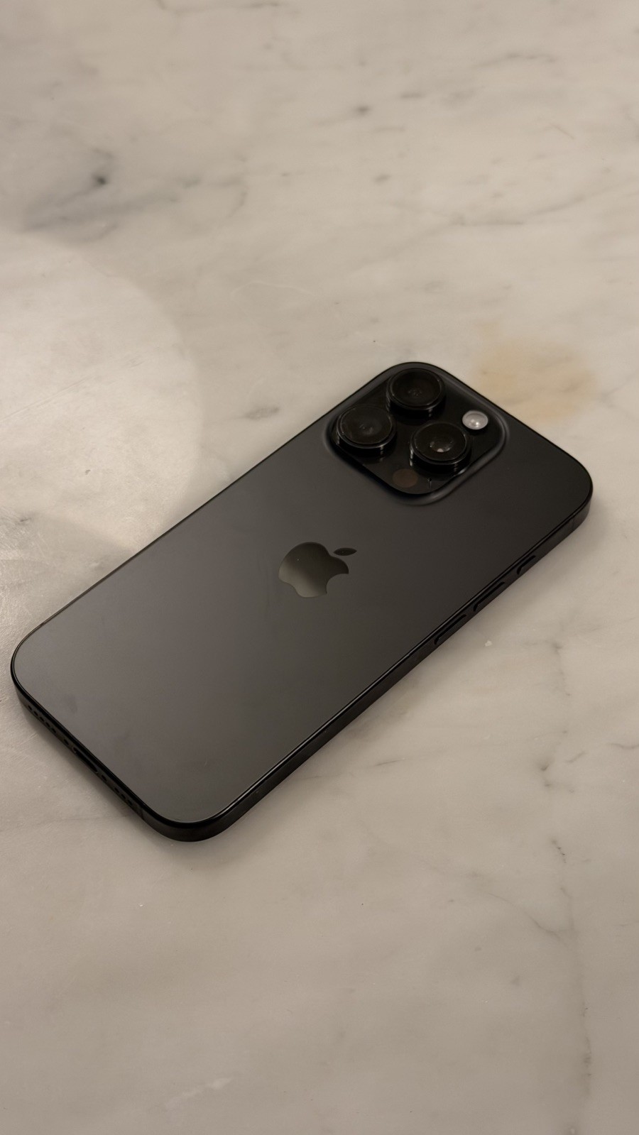 Apple iPhone 16 Pro – 256 GB – Black Titanium (Unlocked)