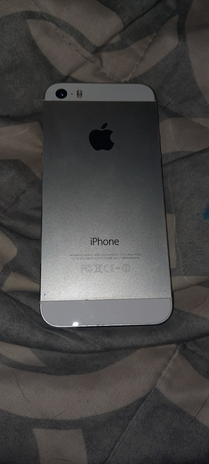 Apple iPhone 5s – 64GB – Silver (Sprint) A1453 (CDMA + GSM)