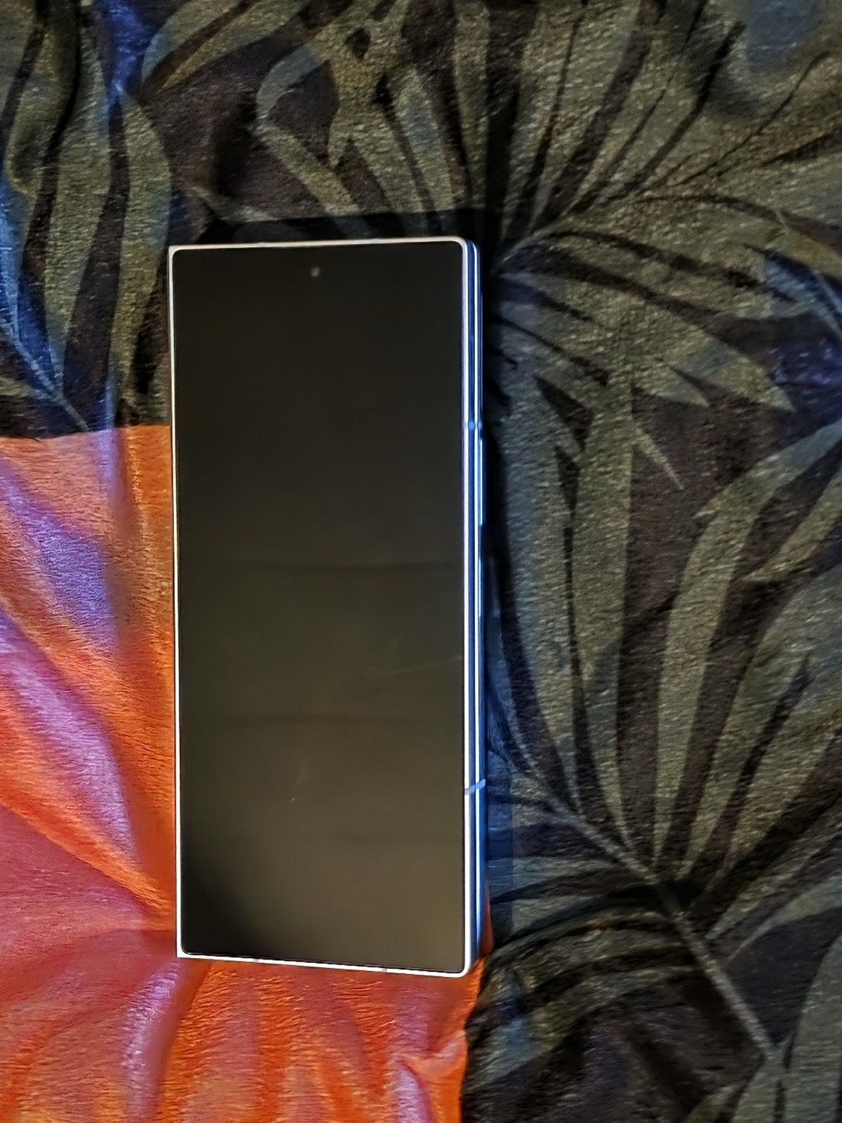 UNLOCKED Used Samsung Galaxy Z Fold 6 5G 256GB (Bundle)