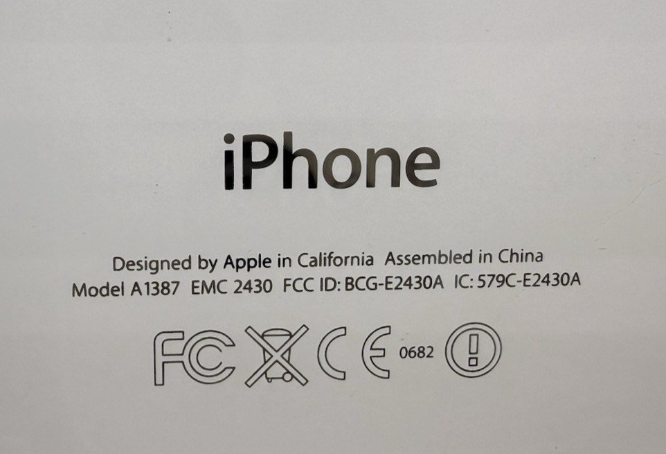 Apple iPhone 4s White Locked But Working – Excellent Condition – Weak Battery