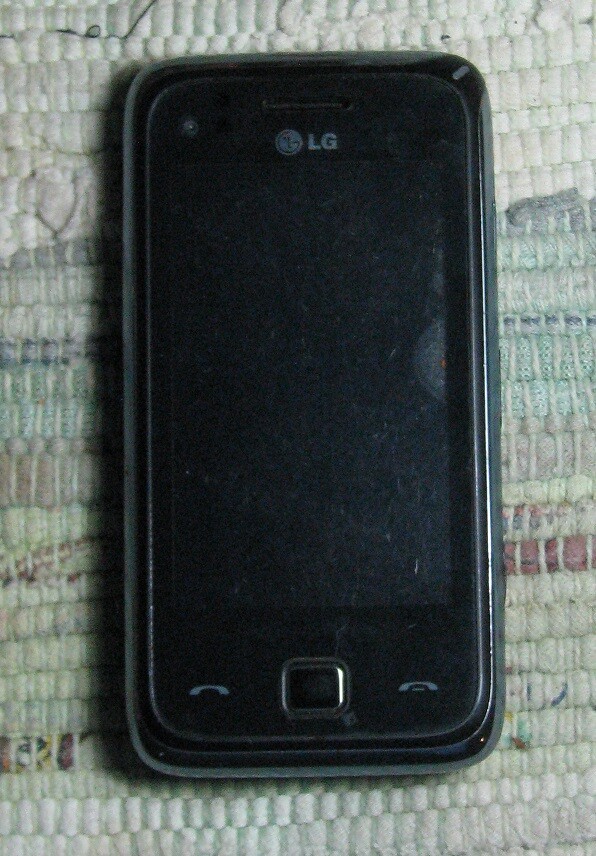 LG LGE-GM730 S-Class Touchscreen Mobile Cell Phone 5.0 MP Camera 8GB 2009 AS IS